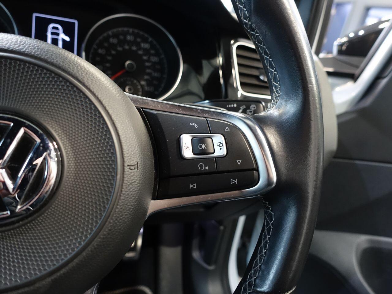 Volkswagen Golf - Image 20