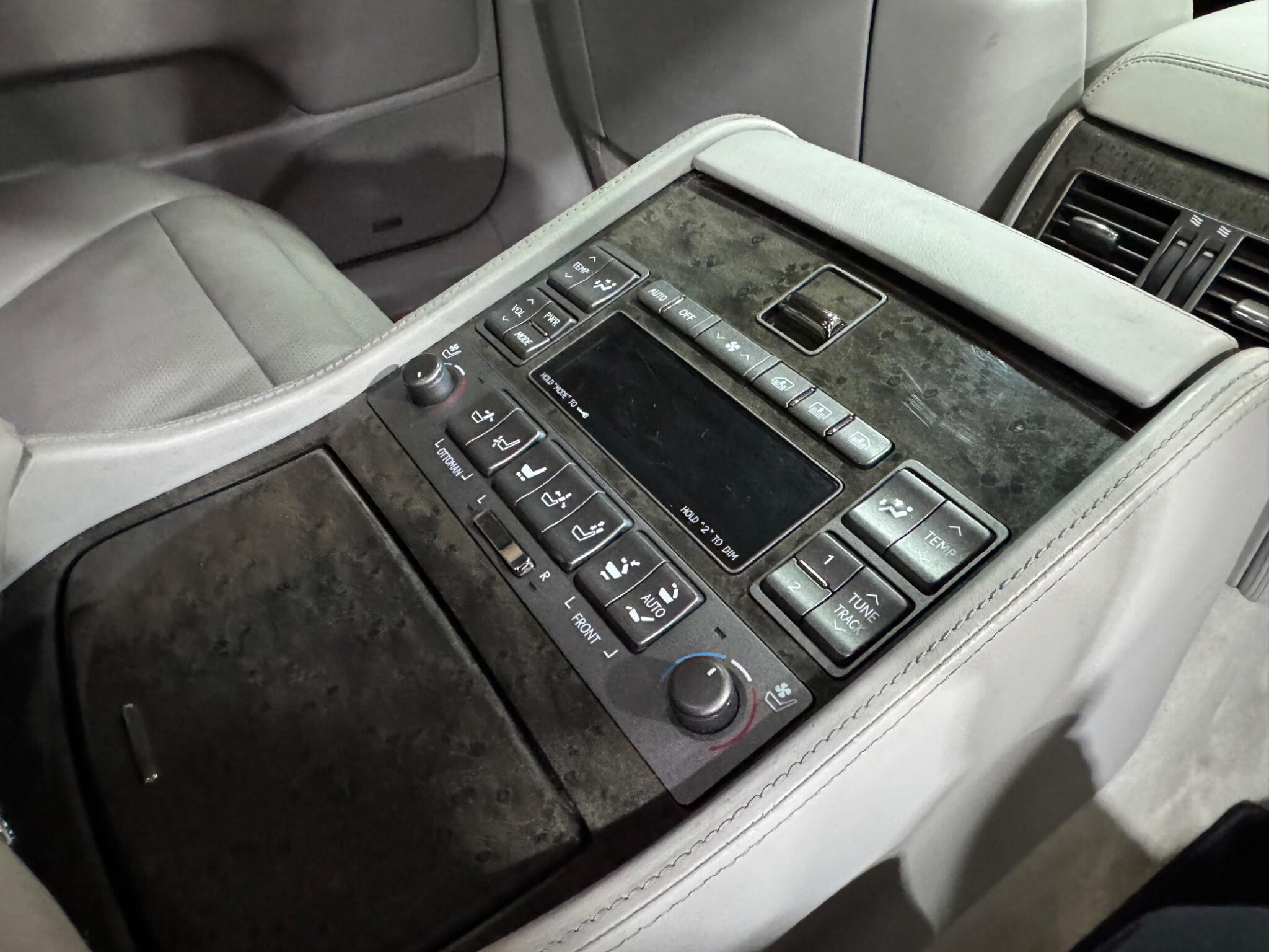 Lexus LS - Image 18