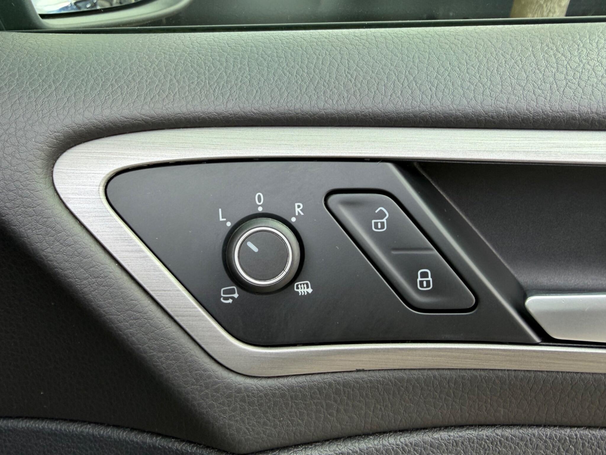 Volkswagen Golf - Image 14