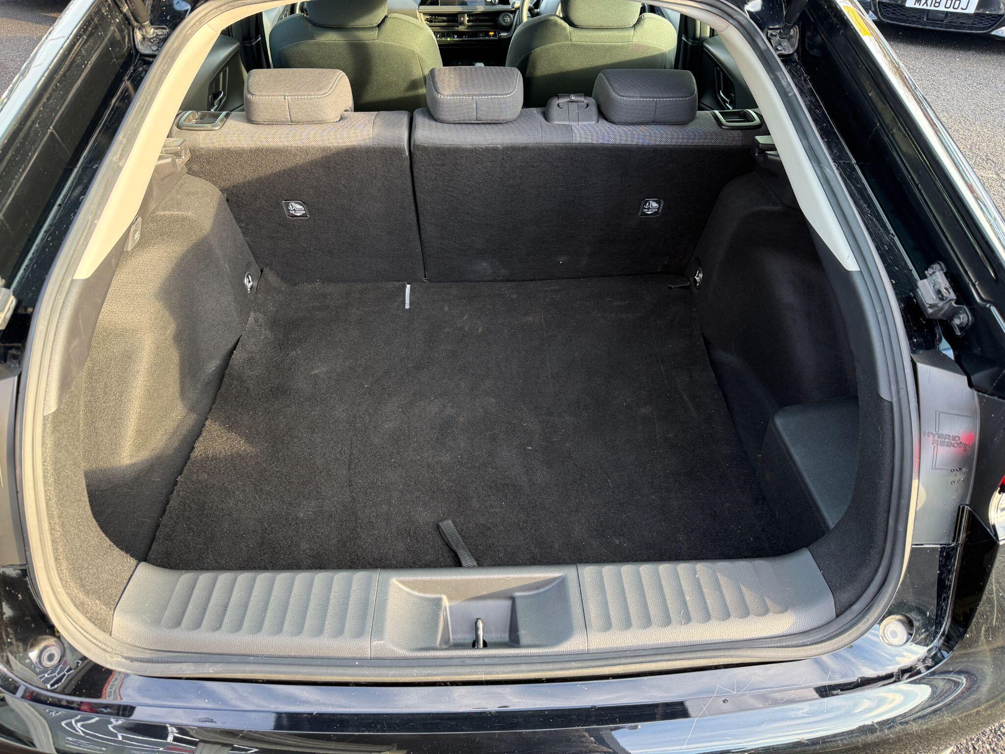 Toyota Prius - Image 73