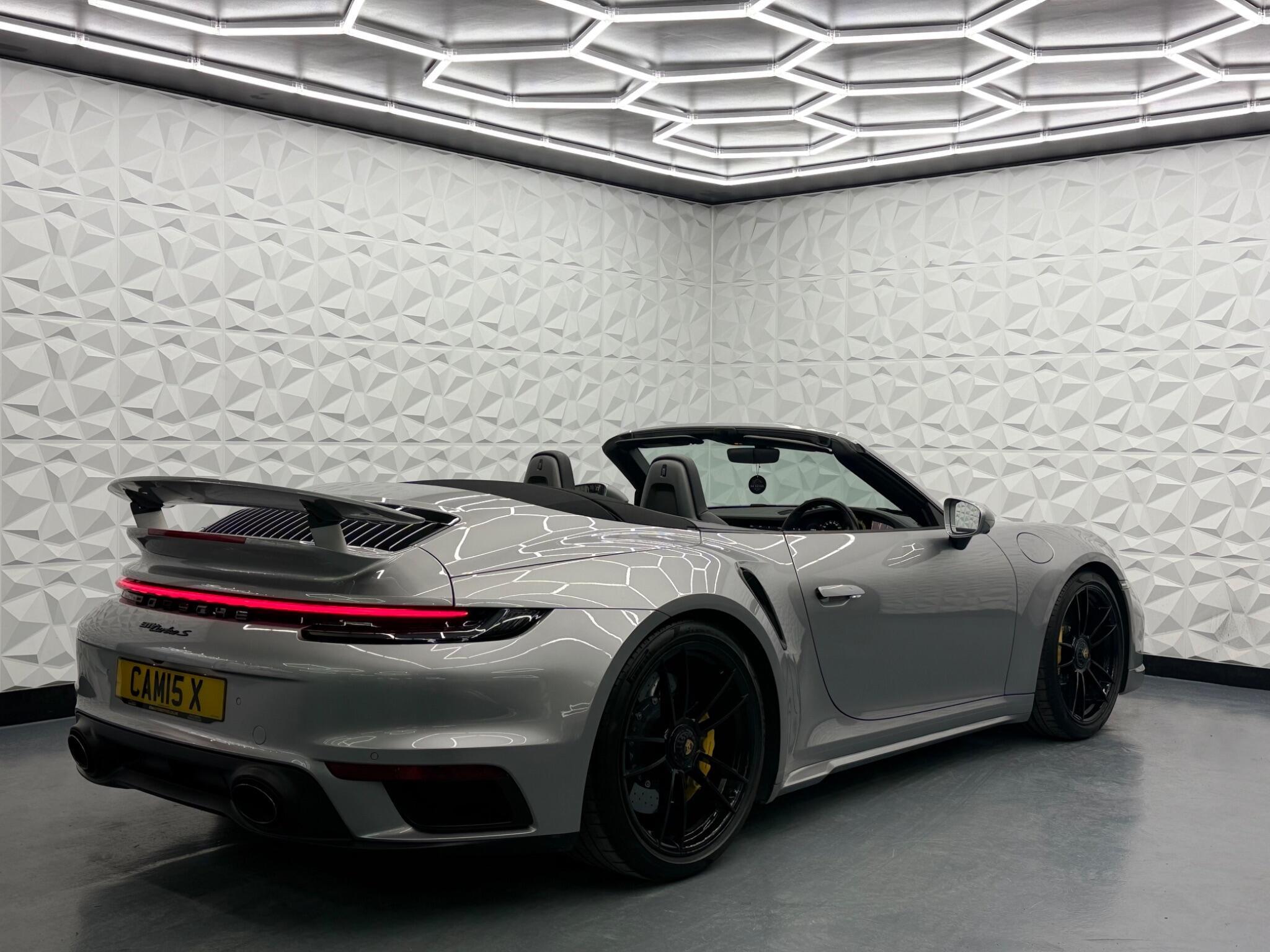 Porsche 911 - Image 17