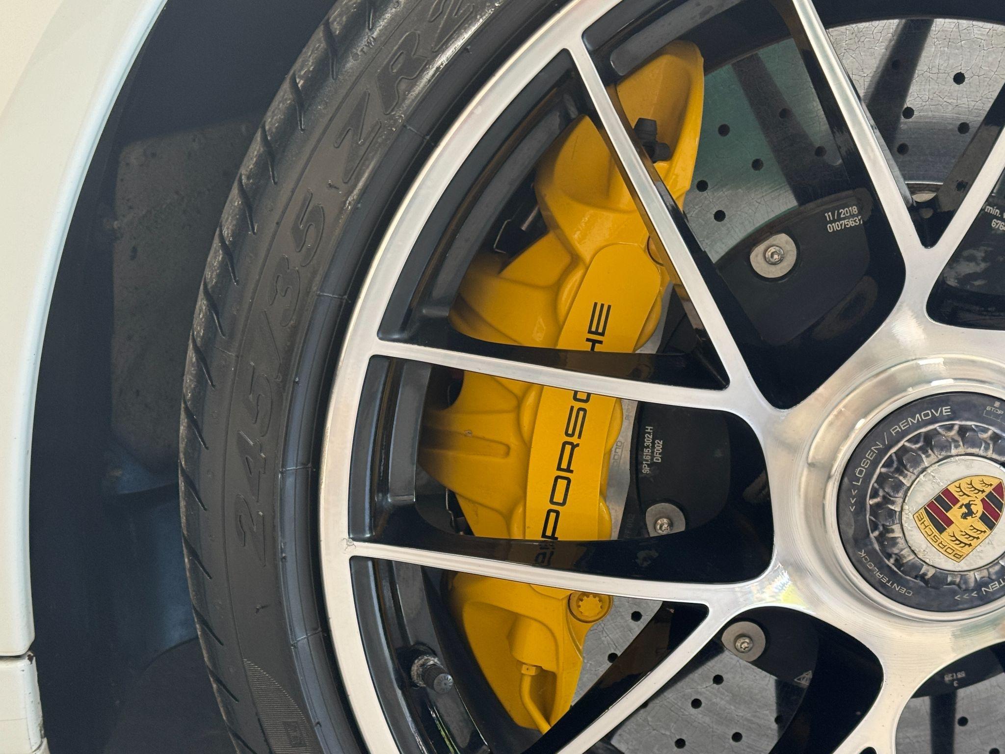 Porsche 911 - Image 68