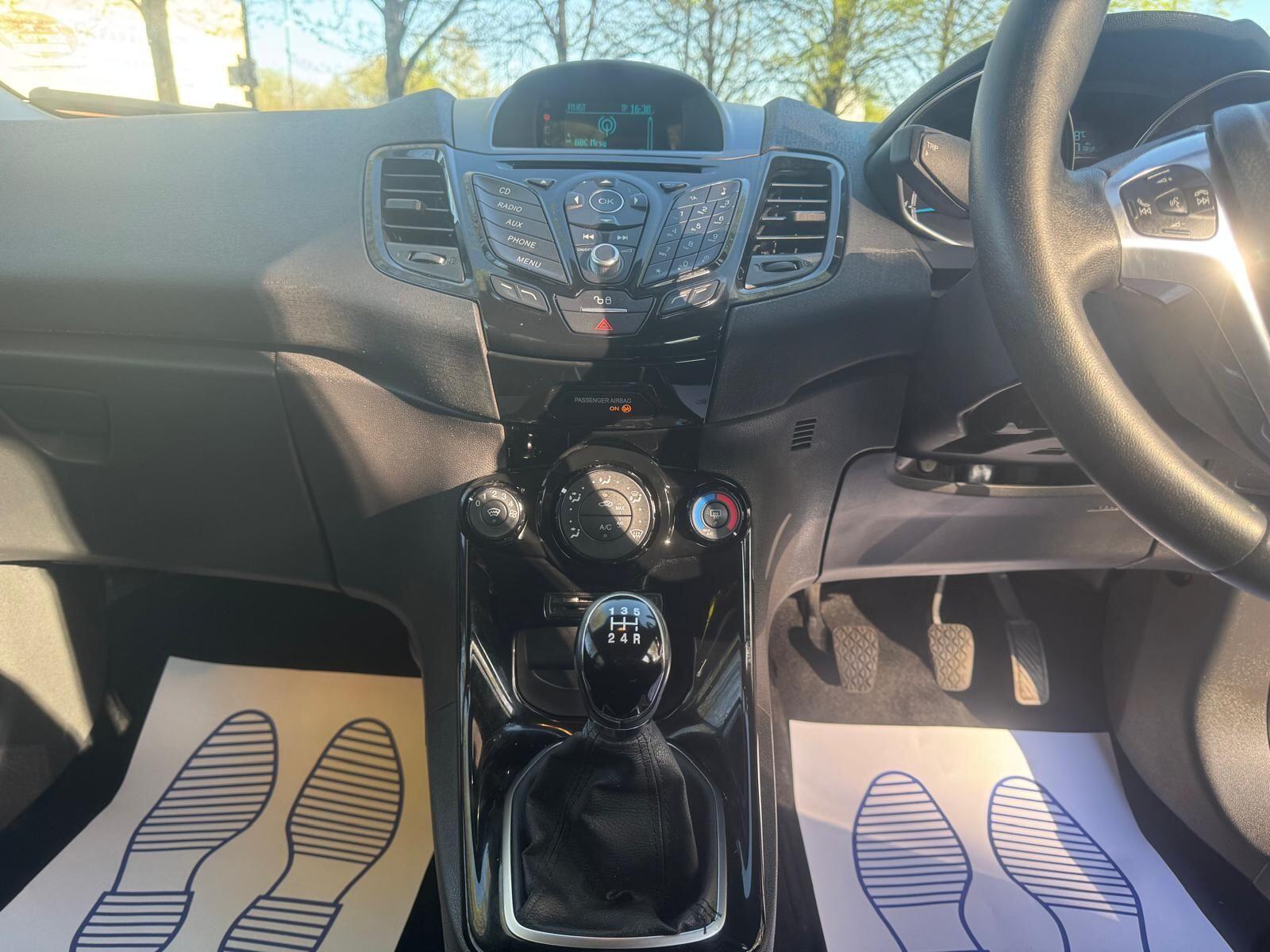 Ford Fiesta - Image 19