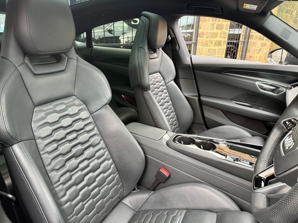 Audi E-Tron GT - Image 26
