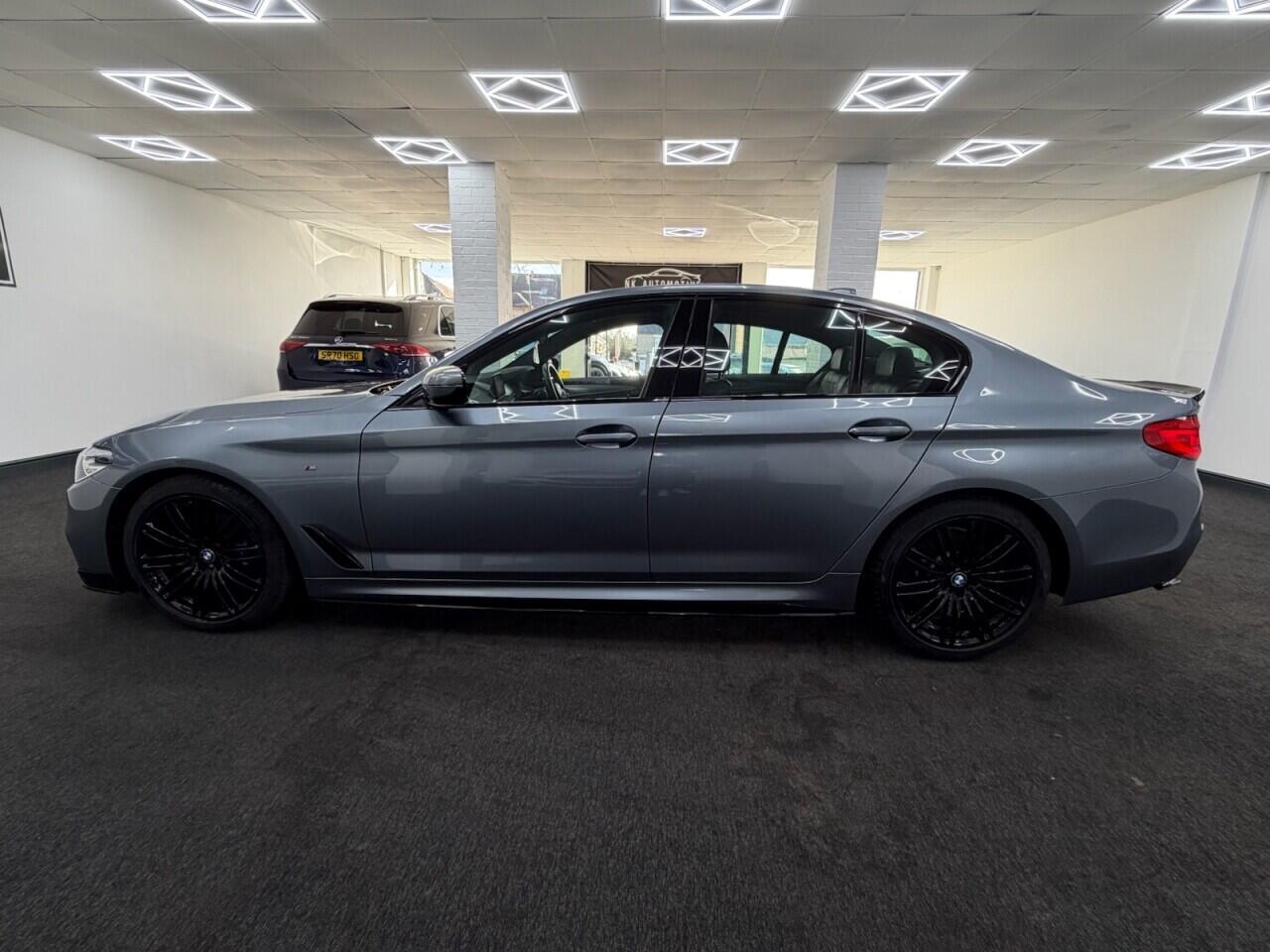 BMW 5 Series - Image 8