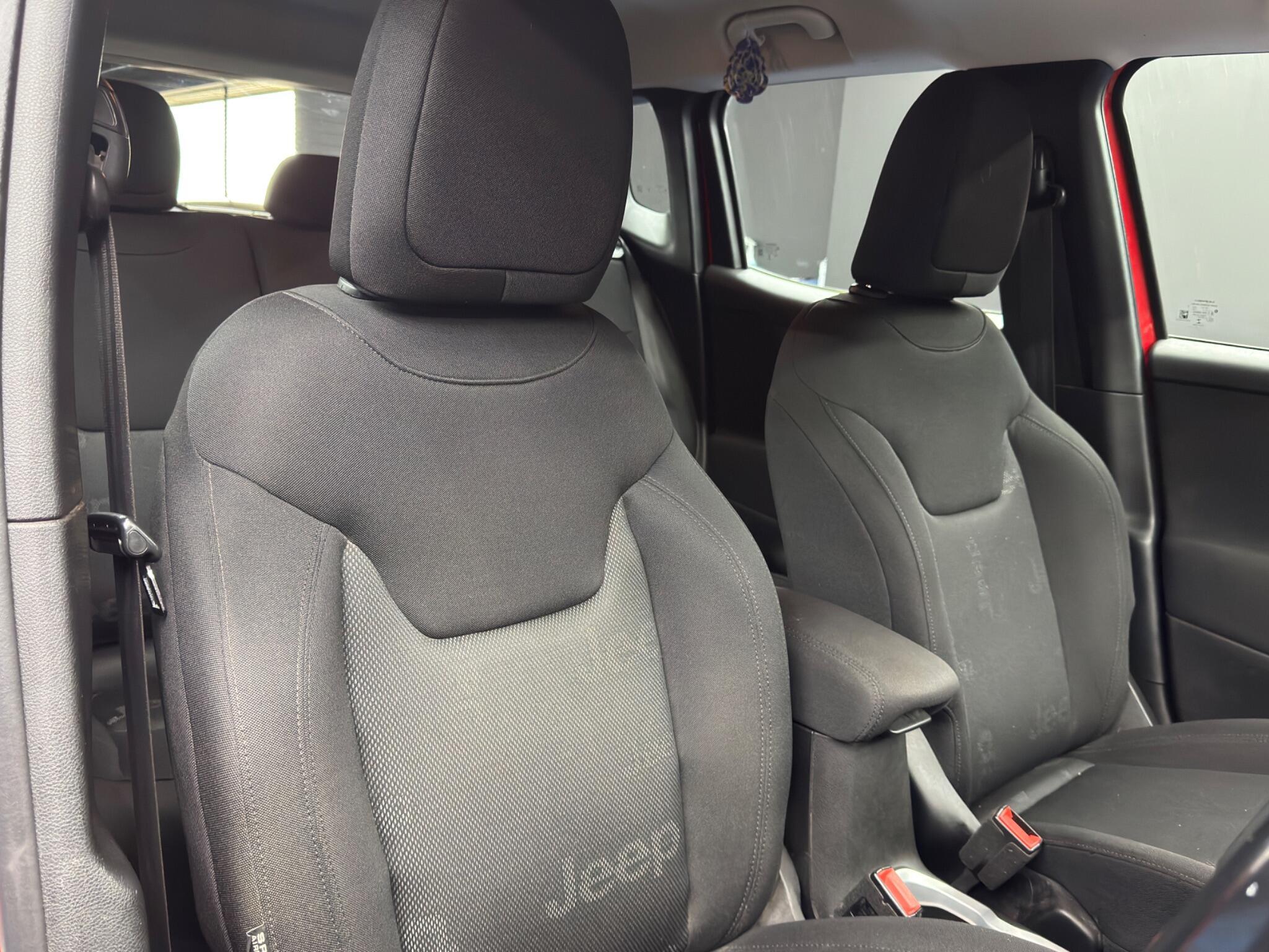 Jeep Renegade - Image 12