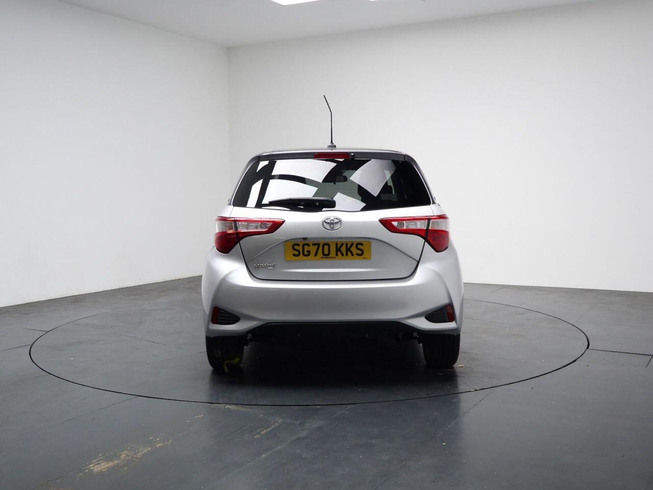 Toyota Yaris - Image 11