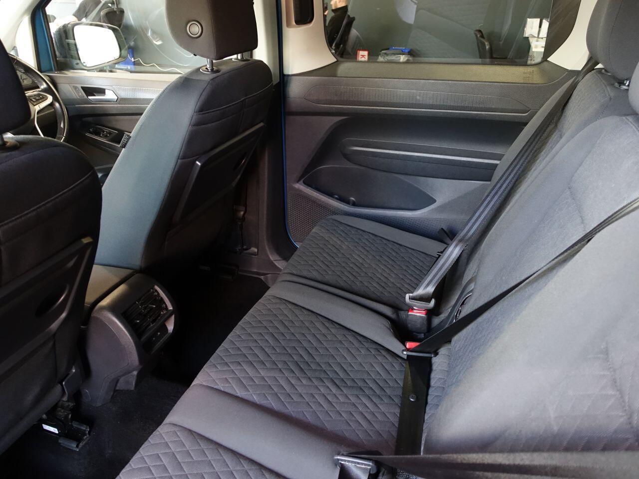 Volkswagen Caddy Maxi - Image 18