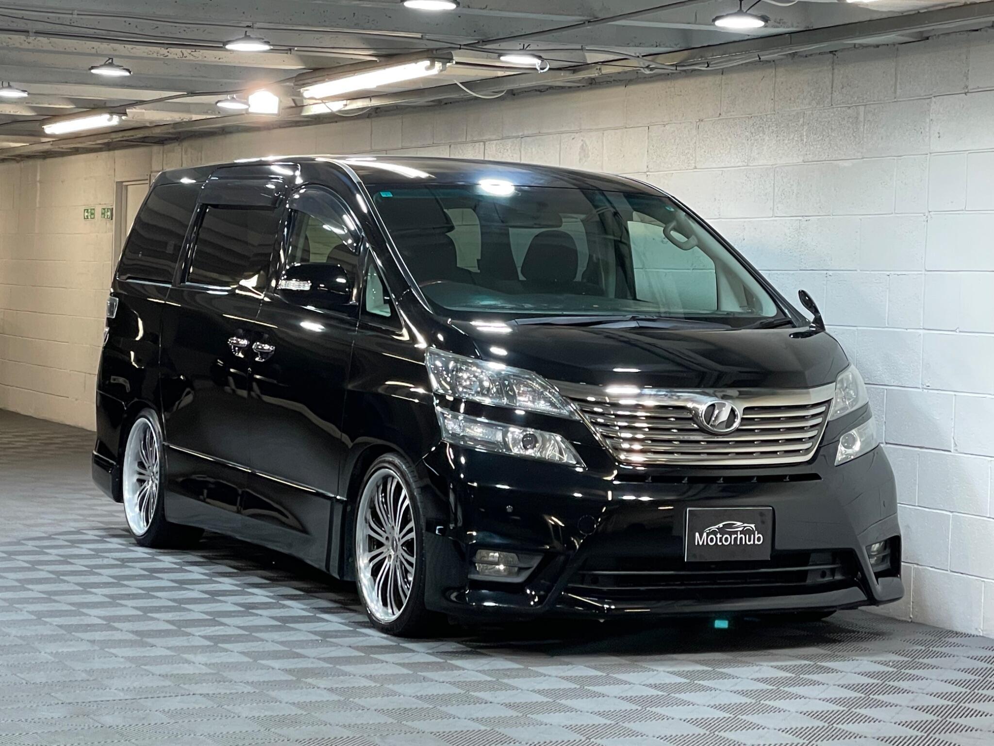 Toyota Vellfire - Image 2