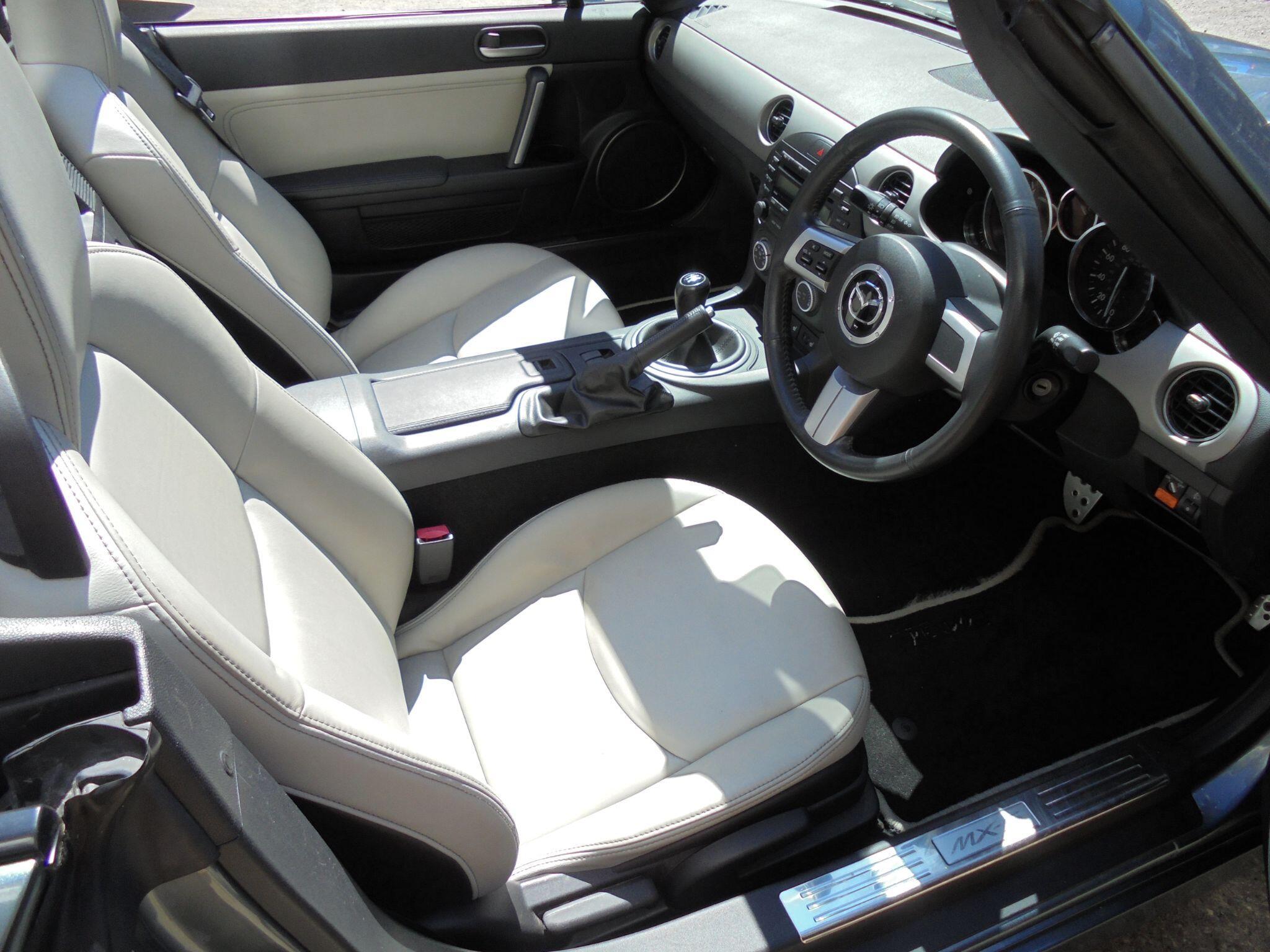 Mazda MX-5 - Image 18