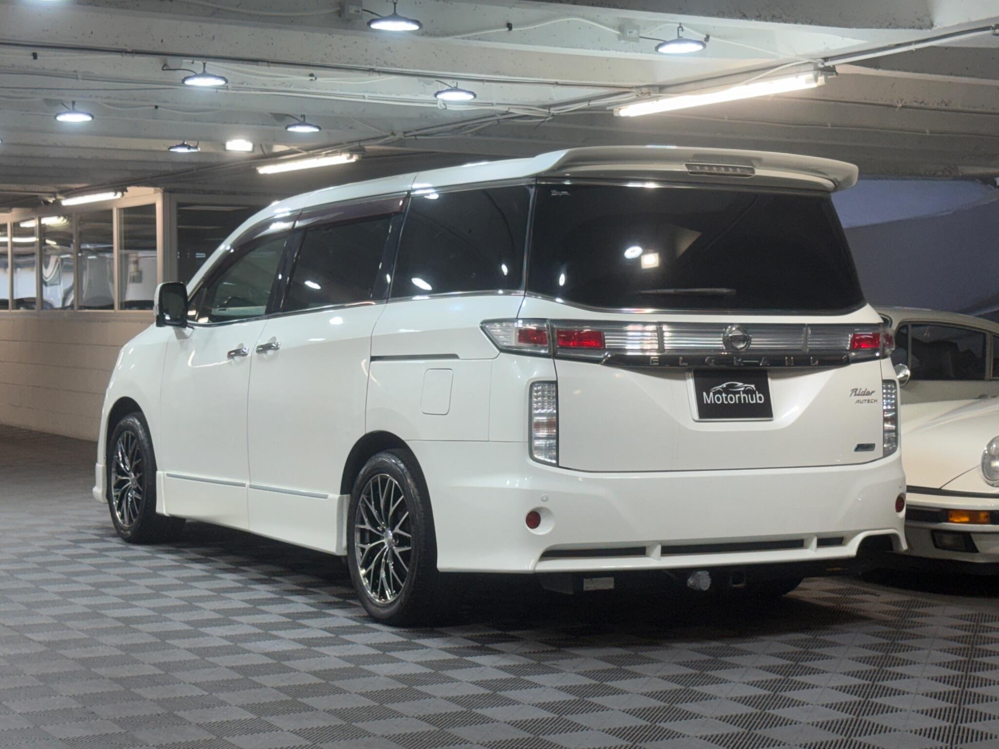 Nissan Elgrand - Image 4
