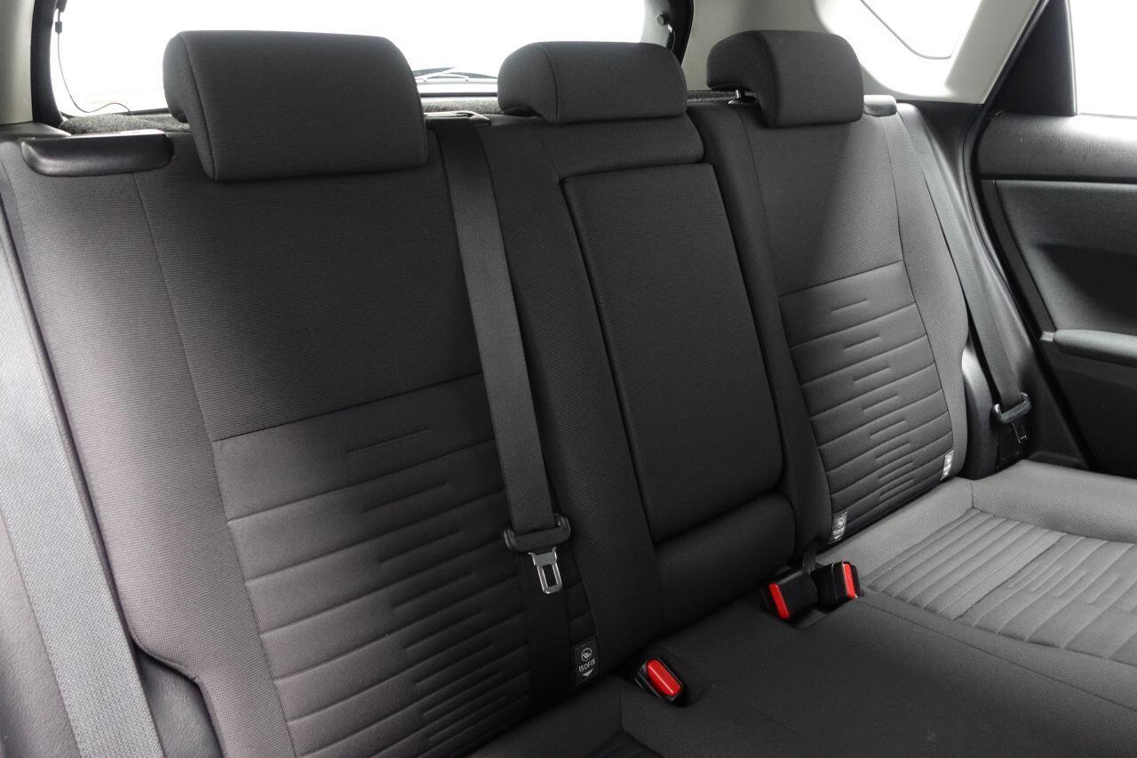 Toyota Auris - Image 18