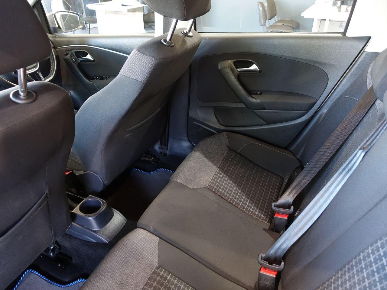 Volkswagen Polo - Image 14