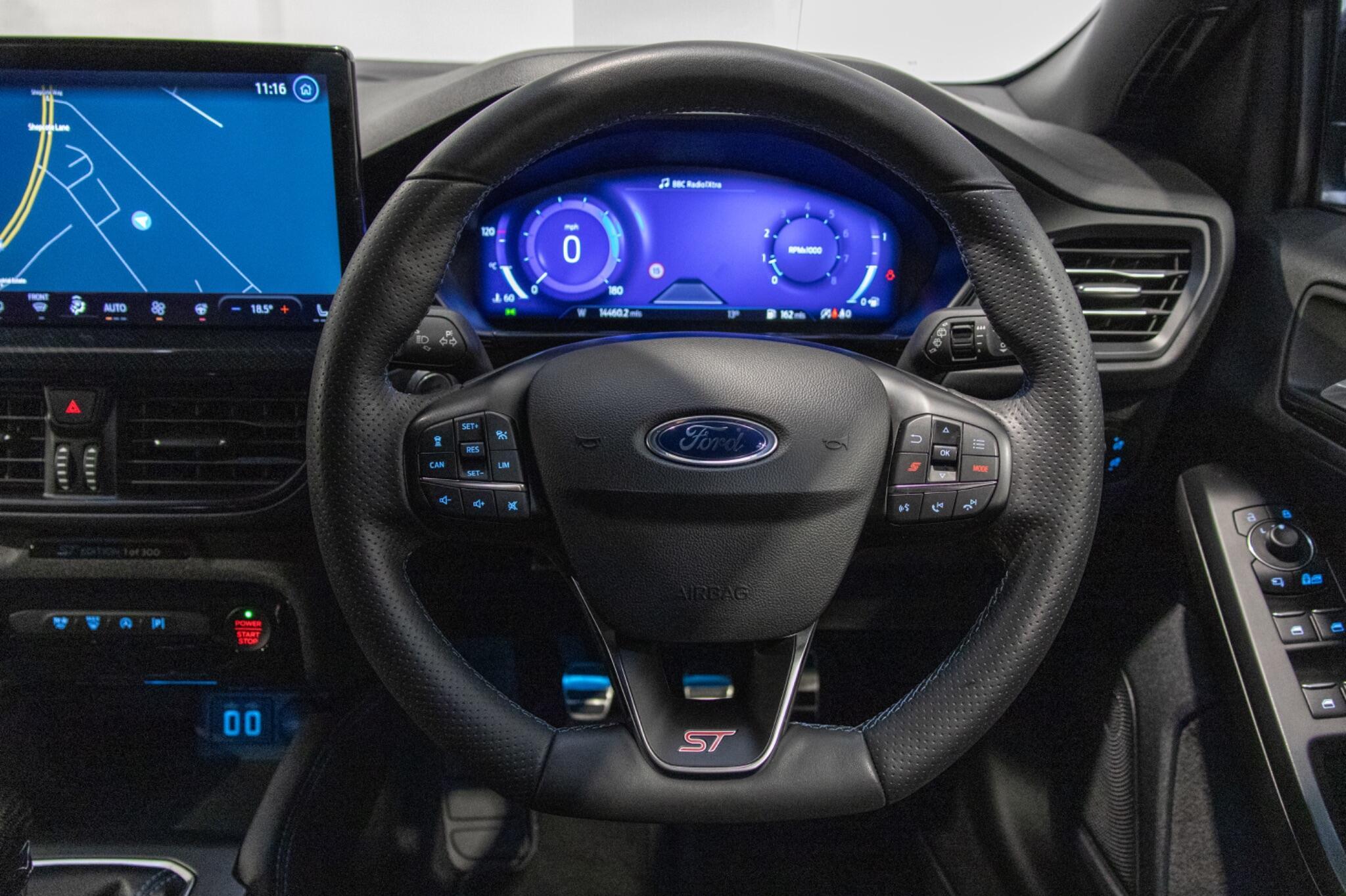 Ford Focus - Image 18