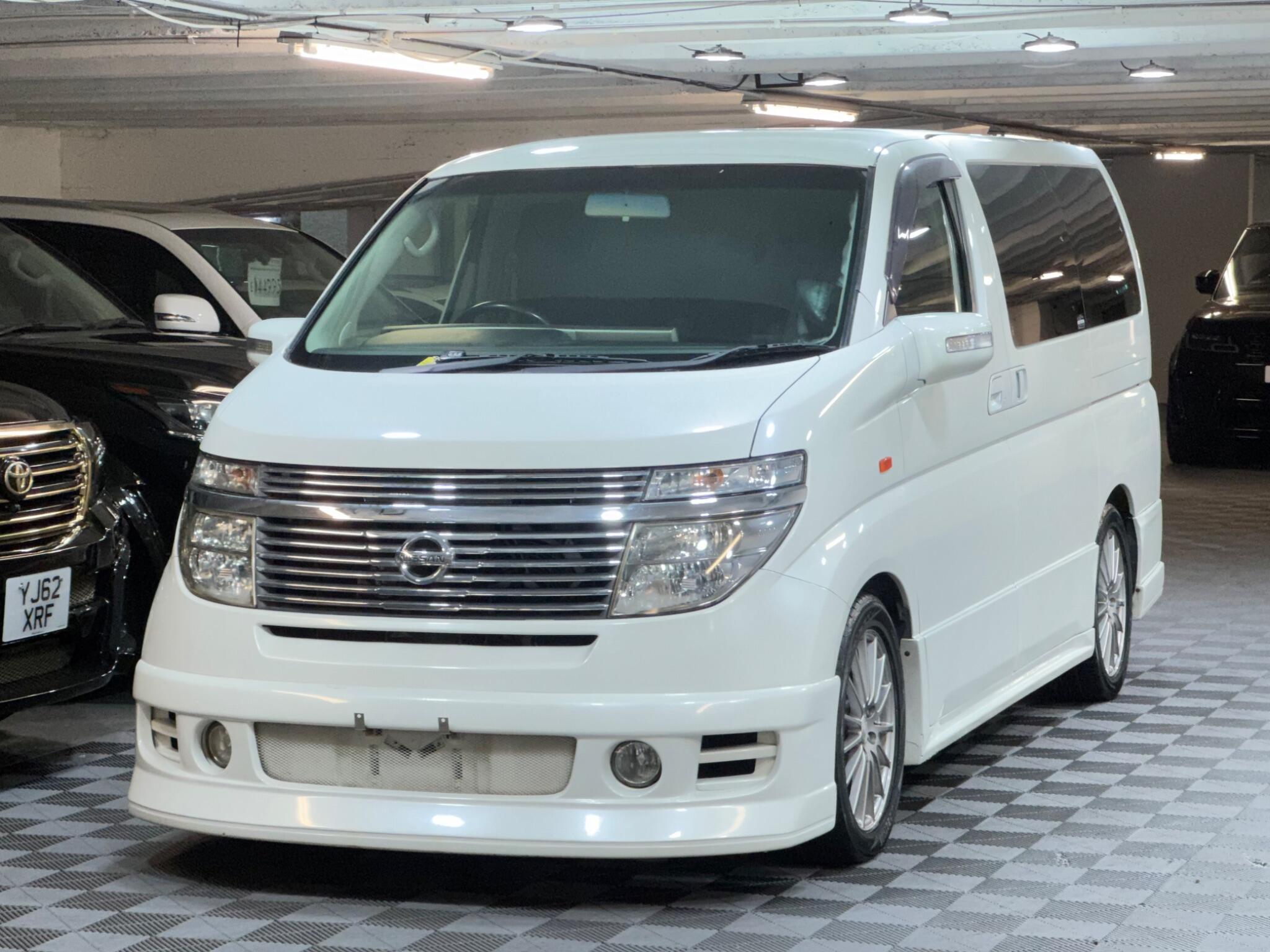 Nissan Elgrand - Image 6