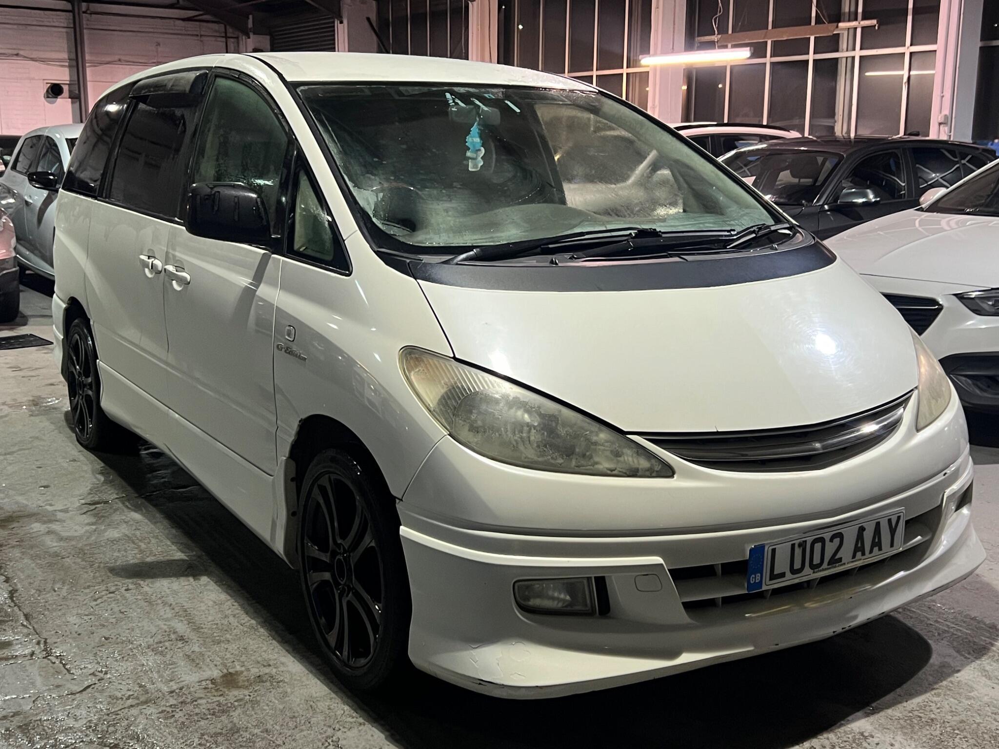 Toyota Estima - Image 5