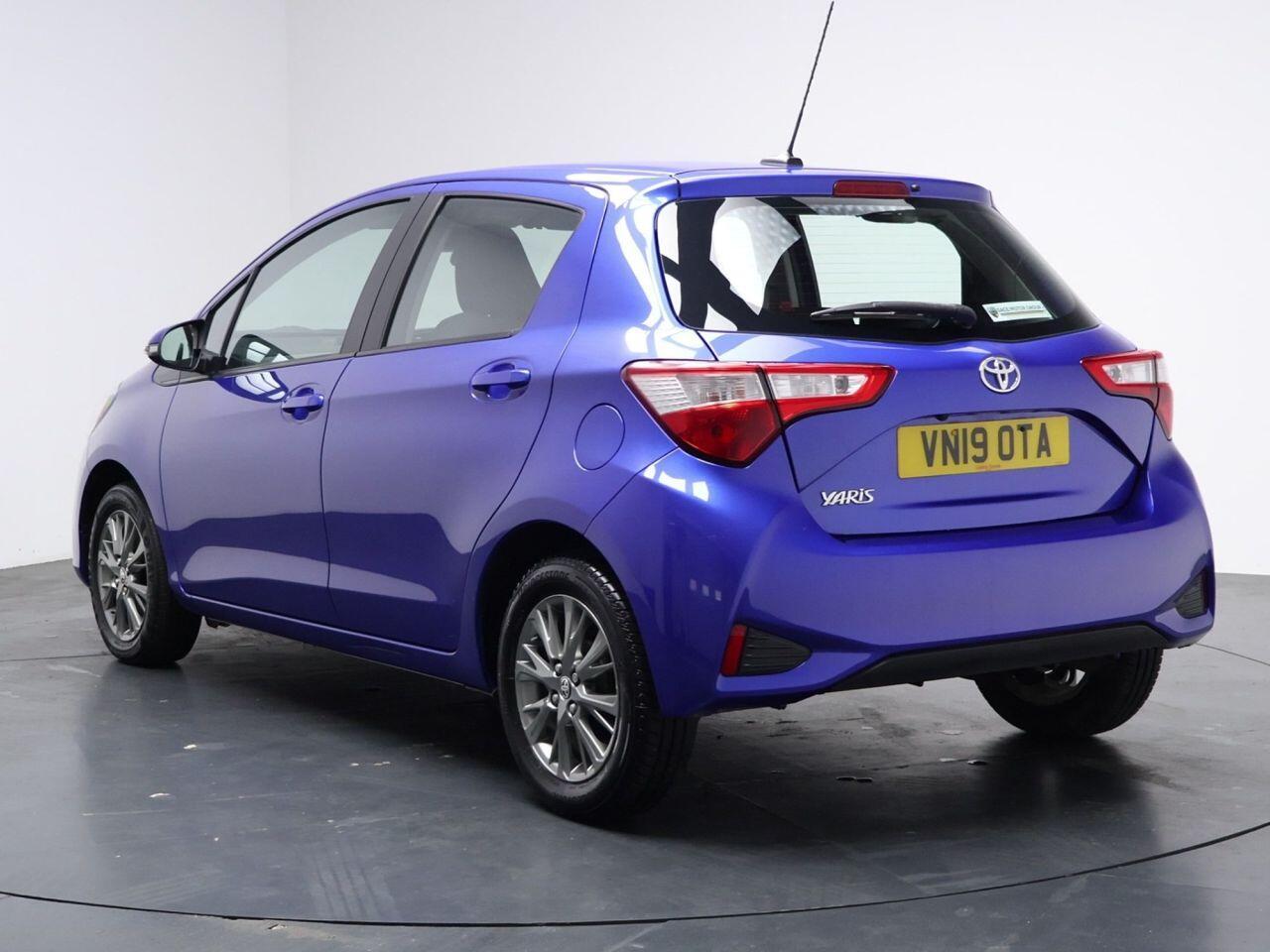 Toyota Yaris - Image 9