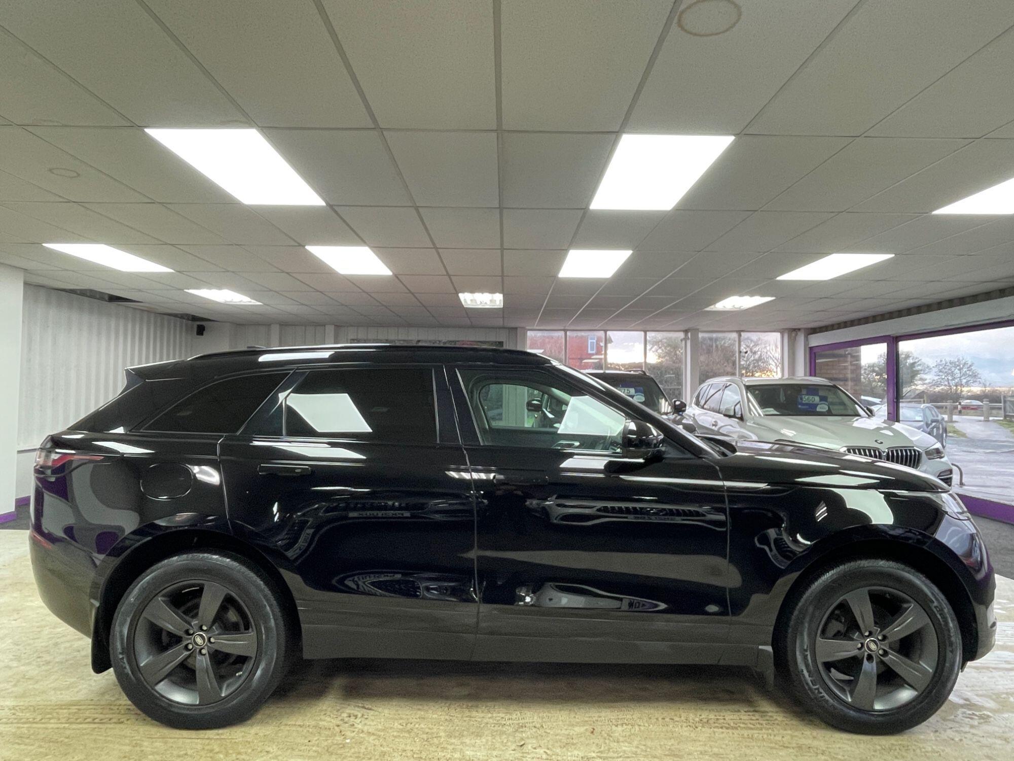 Land Rover Range Rover Velar - Image 13