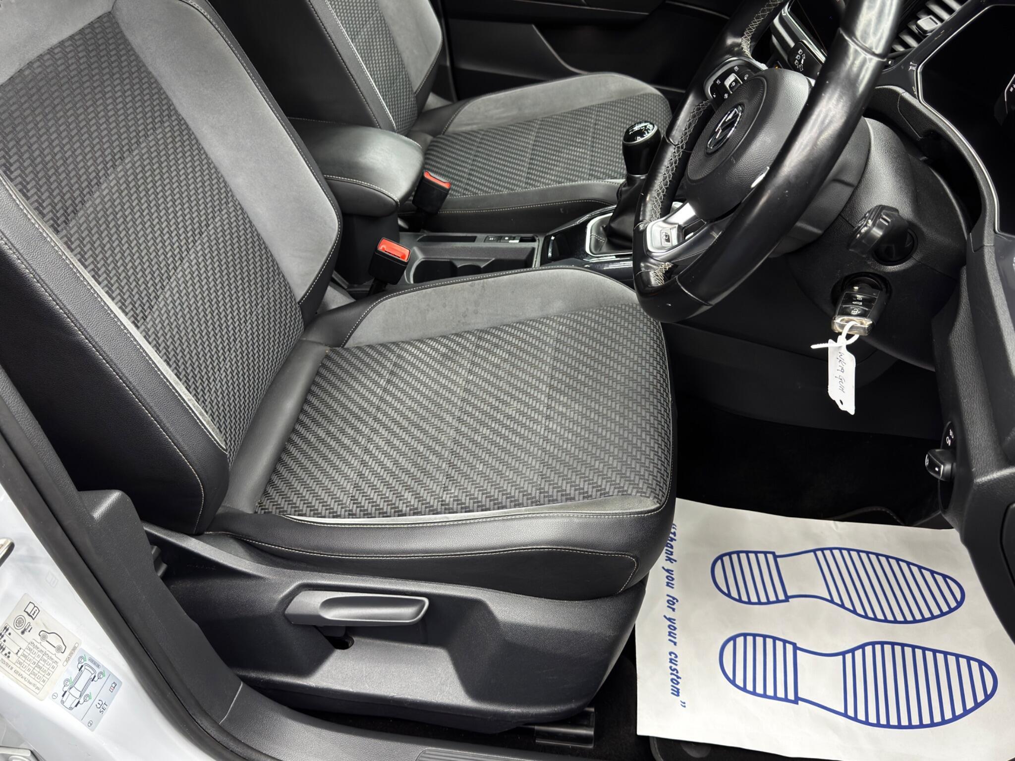 Volkswagen T-Roc - Image 13
