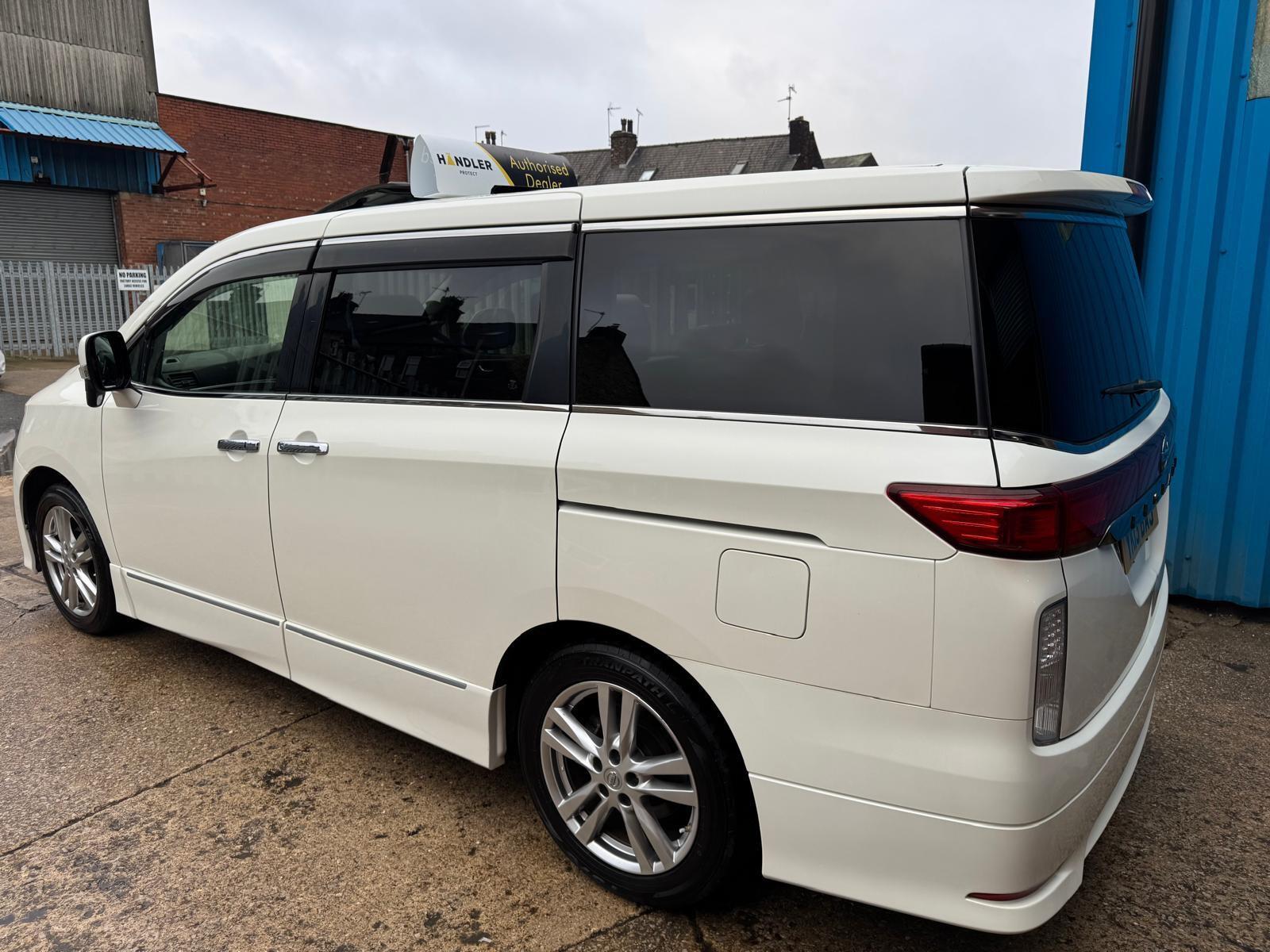 Nissan Elgrand - Image 10