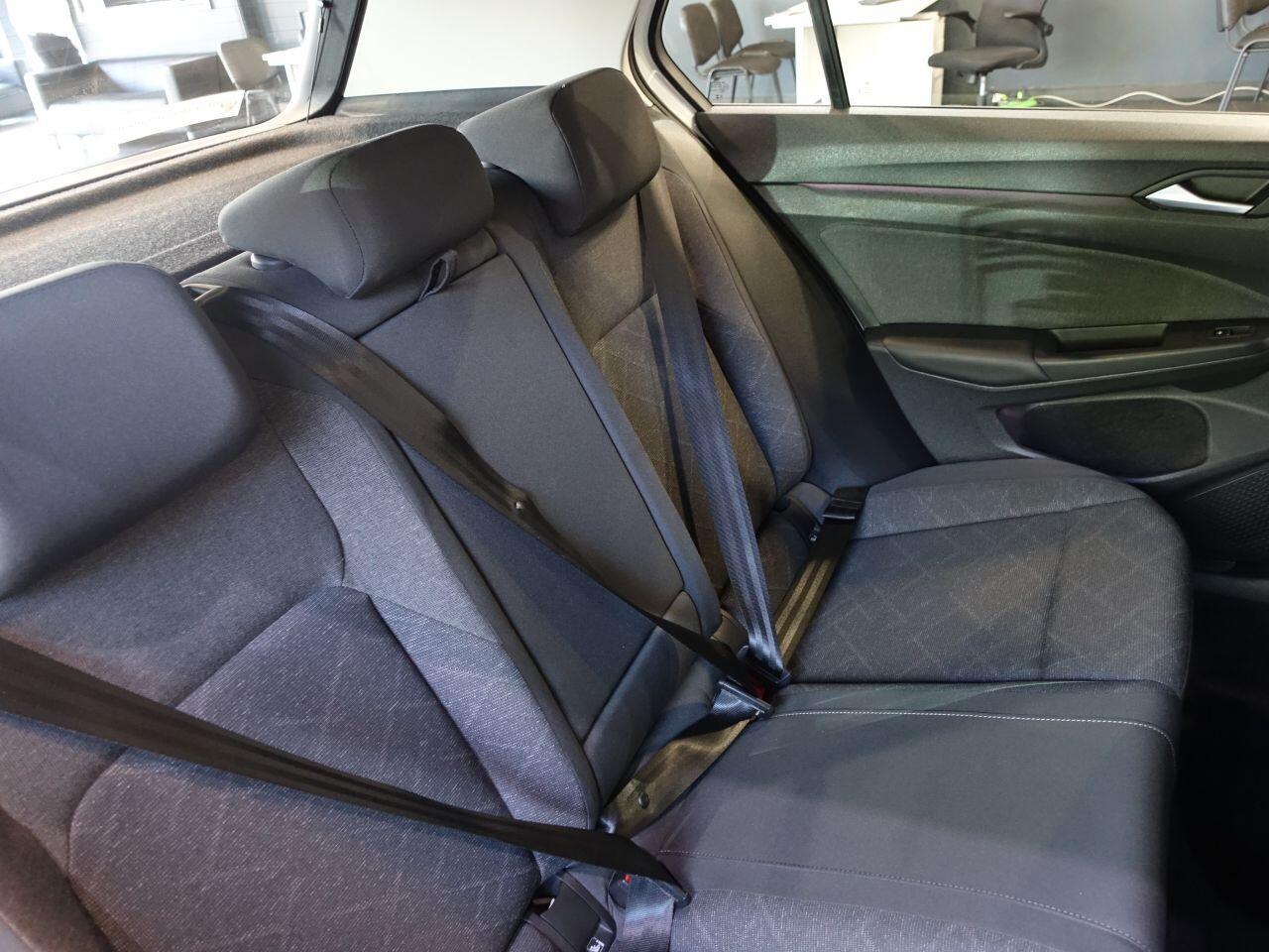 Volkswagen Golf - Image 14