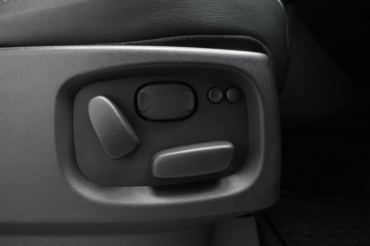 Land Rover DISCOVERY 4 - Image 18