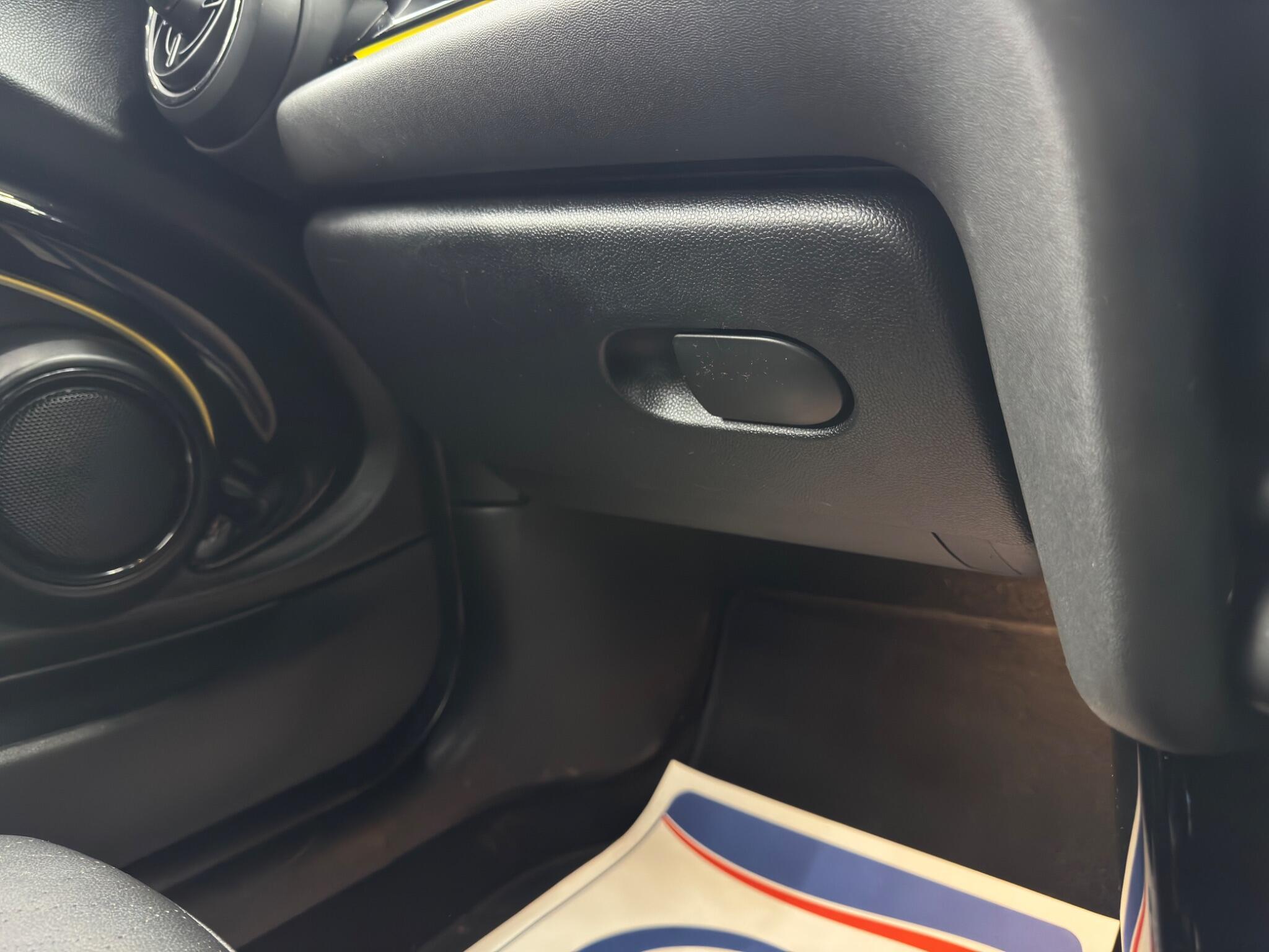 MINI Hatch - Image 37