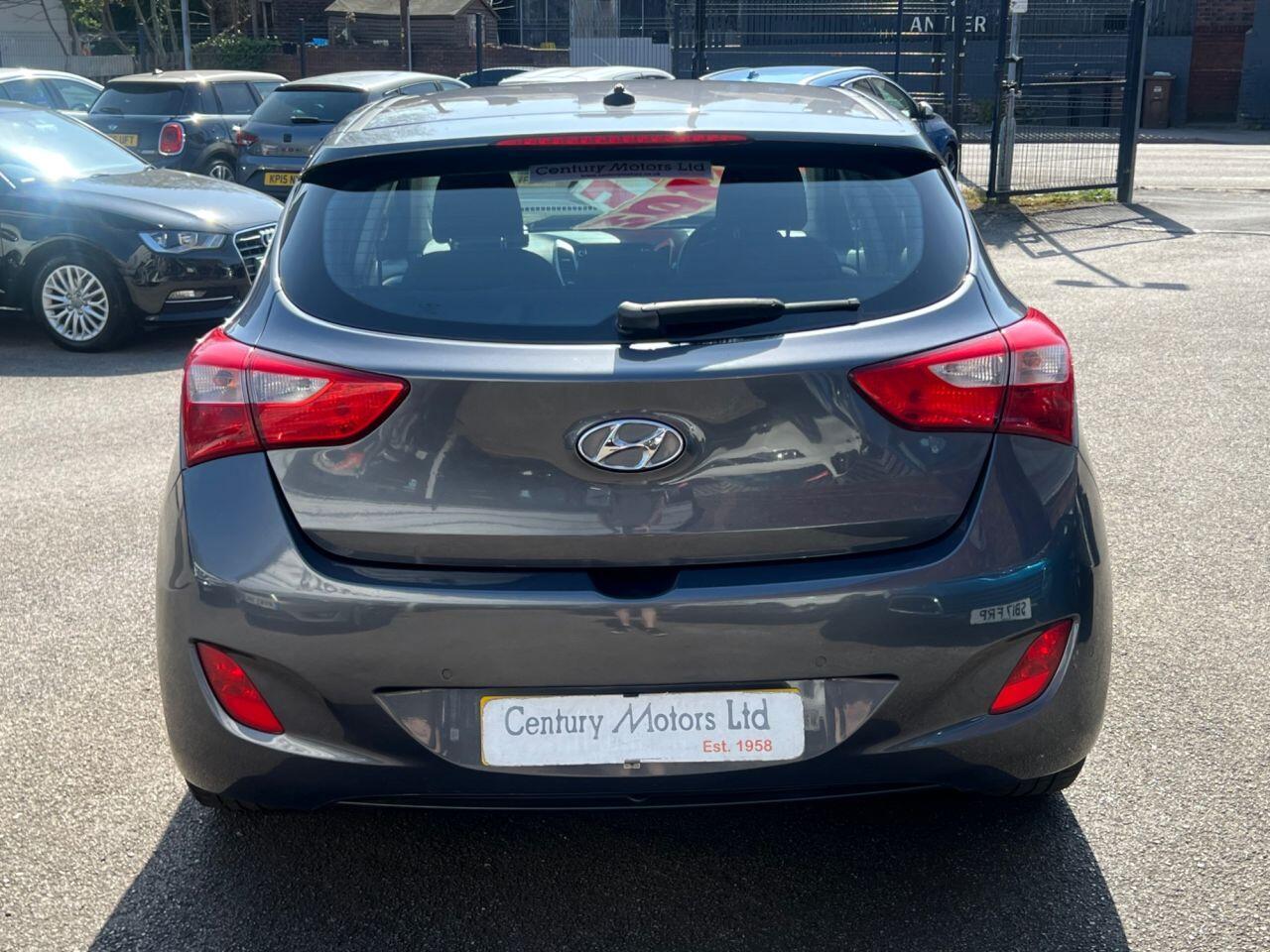 Hyundai i30 - Image 13