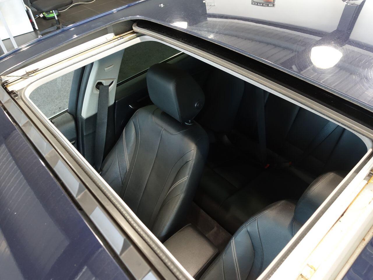 BMW 3 Series - Image 11