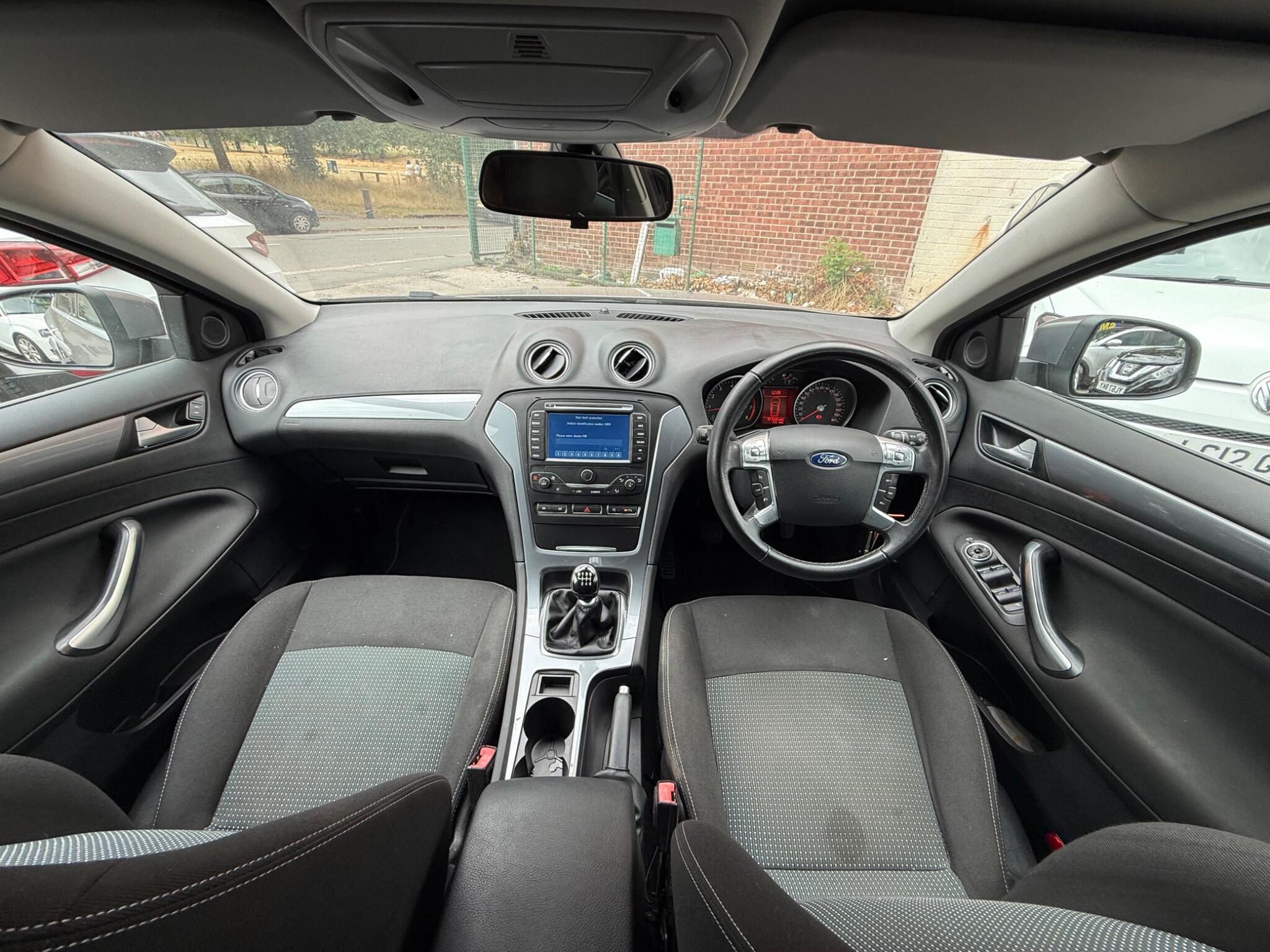 Ford Mondeo - Image 13