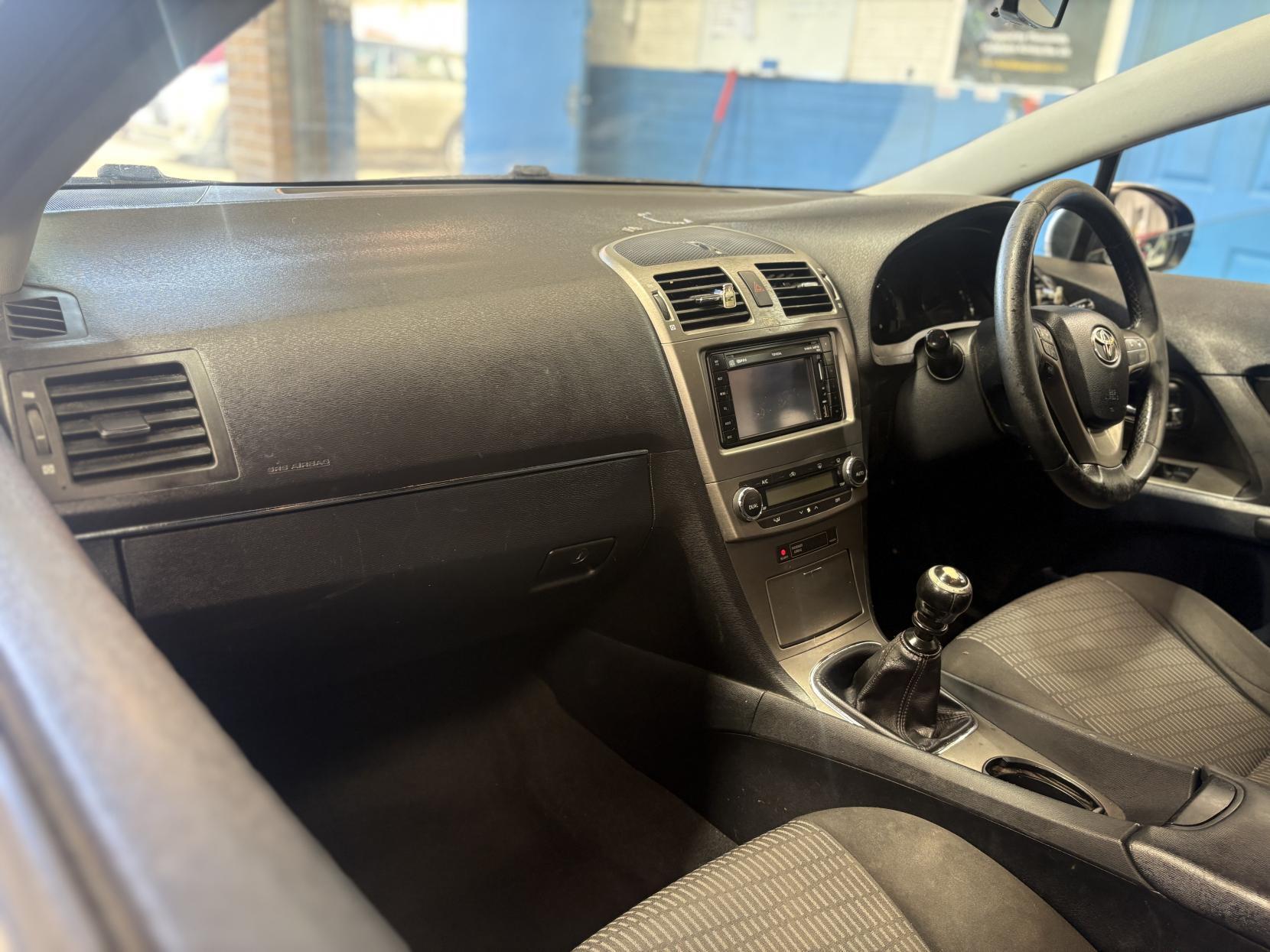 Toyota Avensis - Image 19