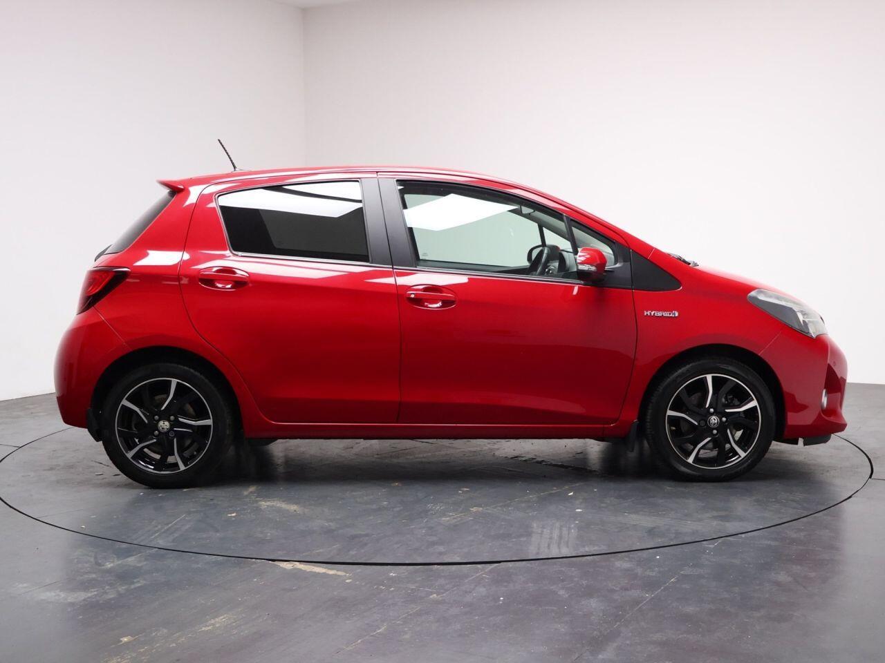 Toyota Yaris - Image 8