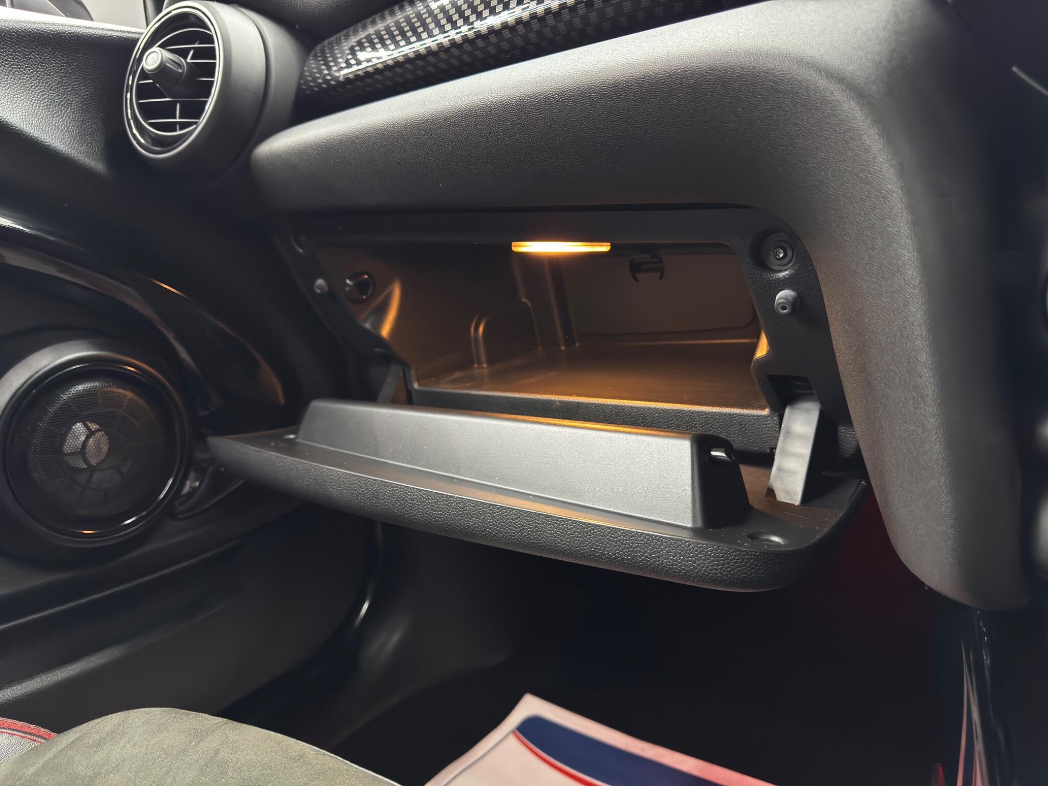 MINI Hatch - Image 40