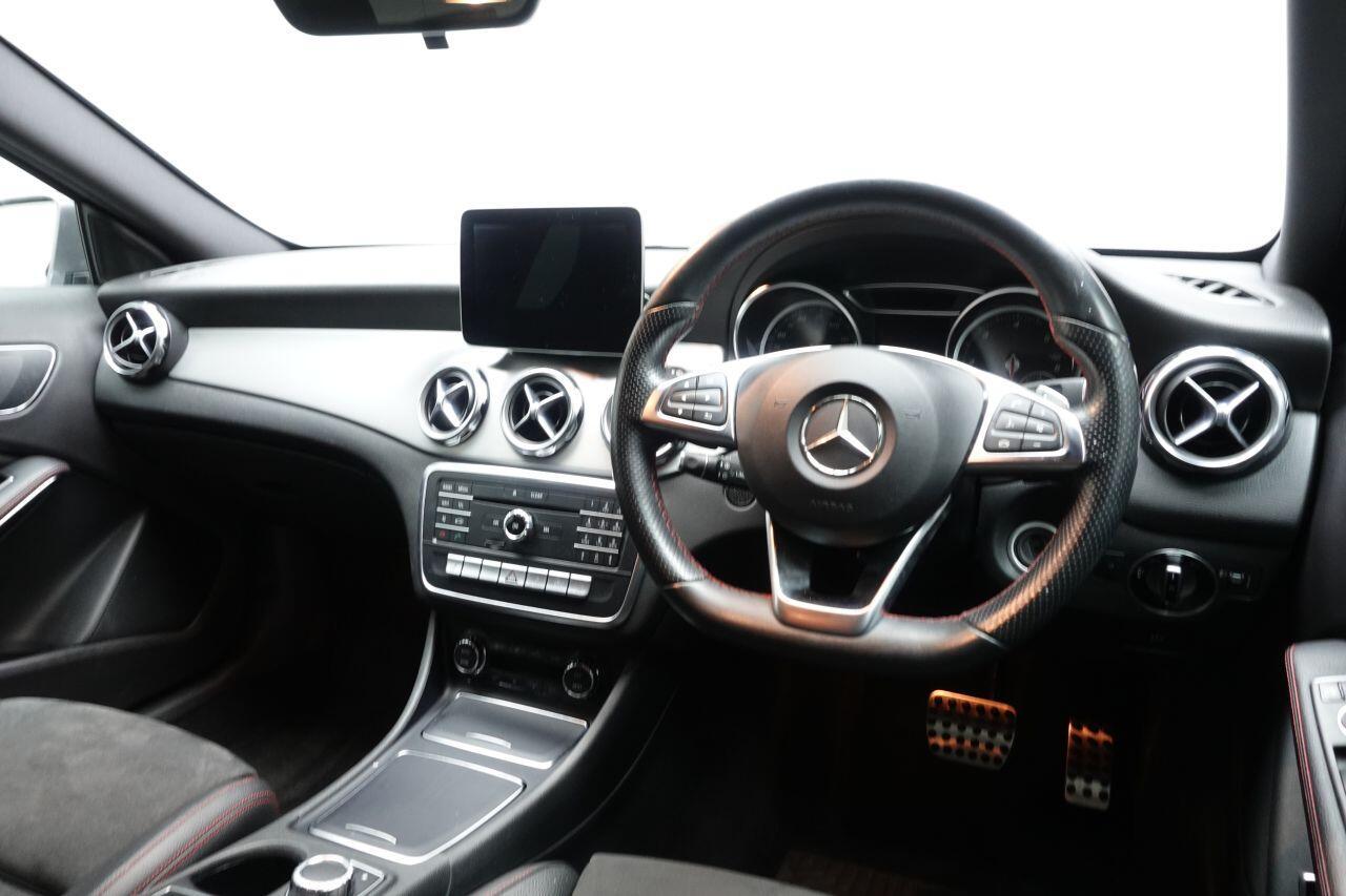 Mercedes-benz GLA - Image 15