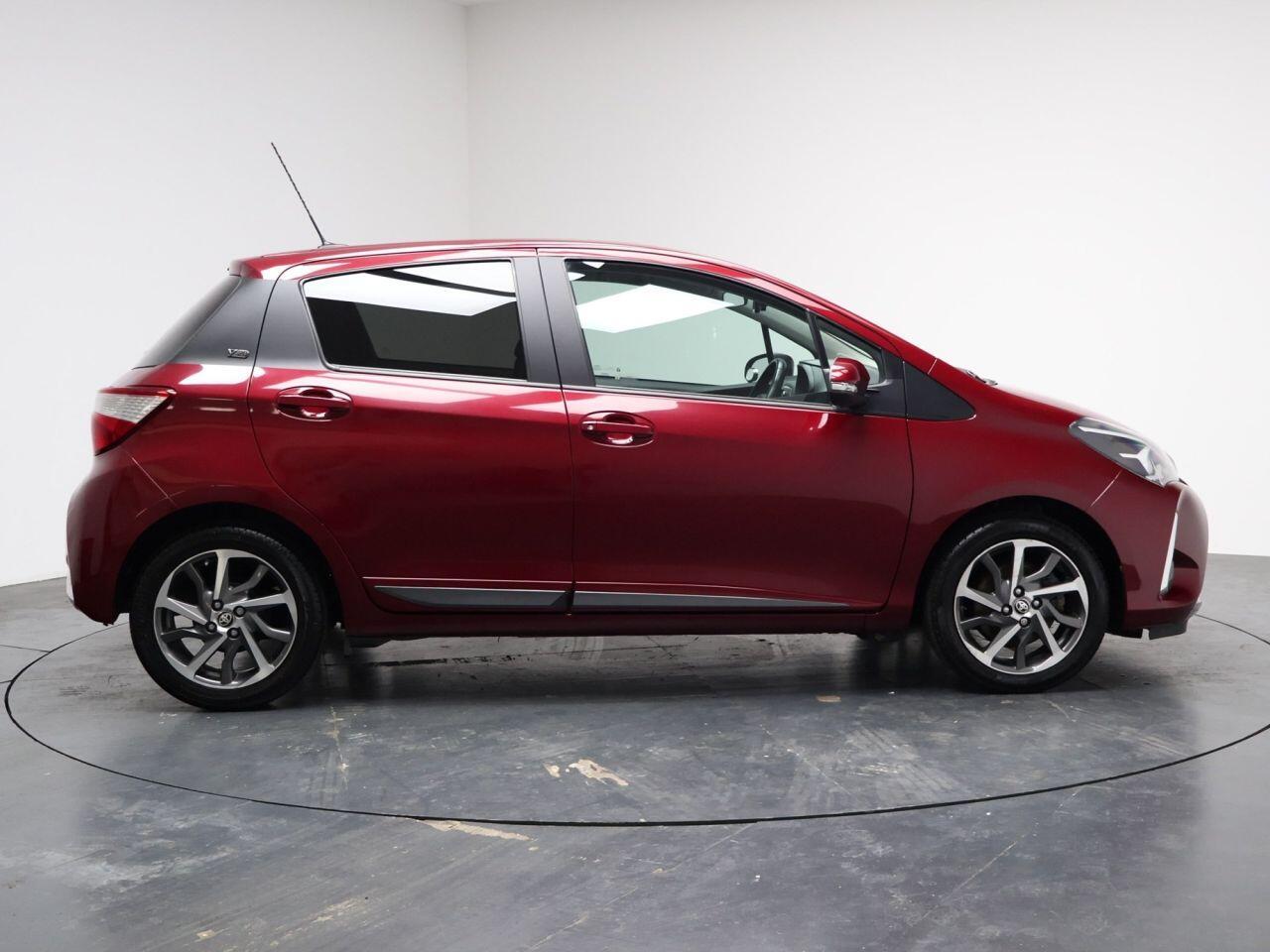 Toyota Yaris - Image 14