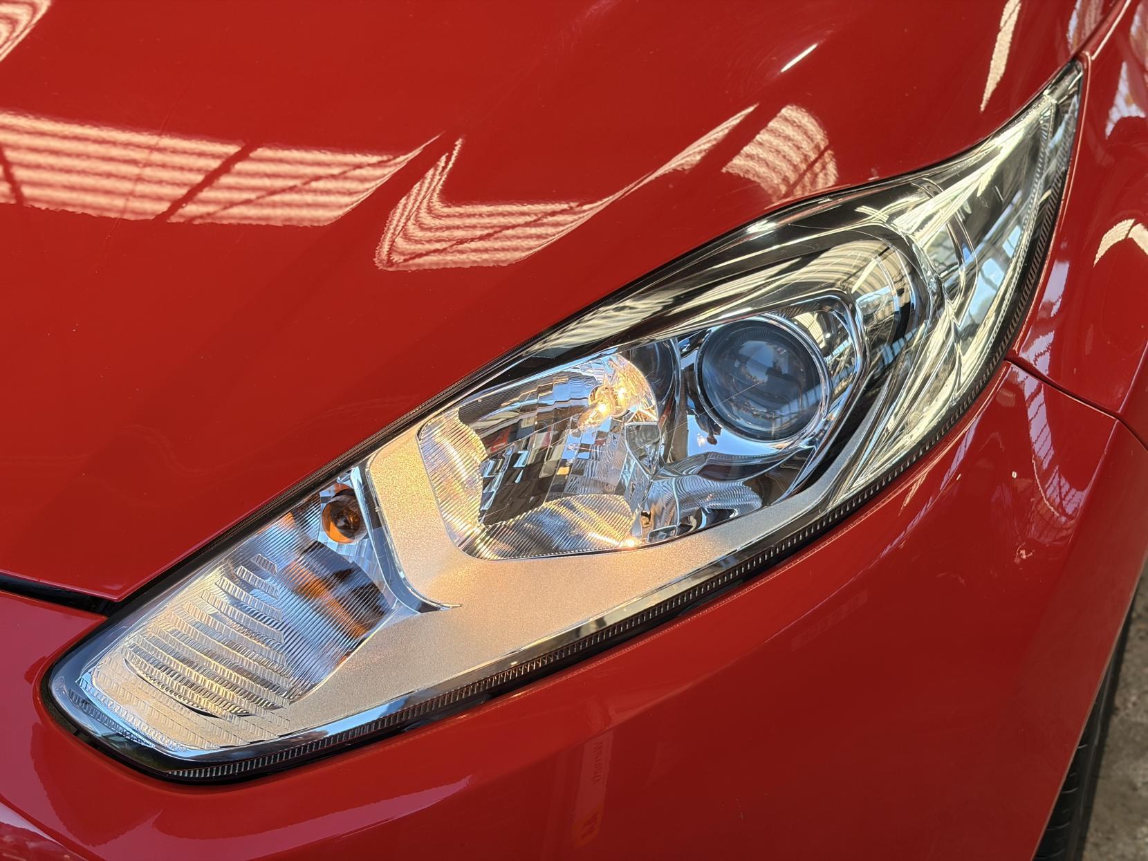 Ford Fiesta - Image 9