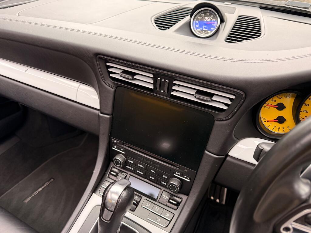 Porsche 911 - Image 61