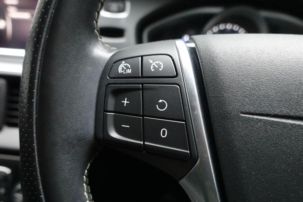 Volvo V40 - Image 34