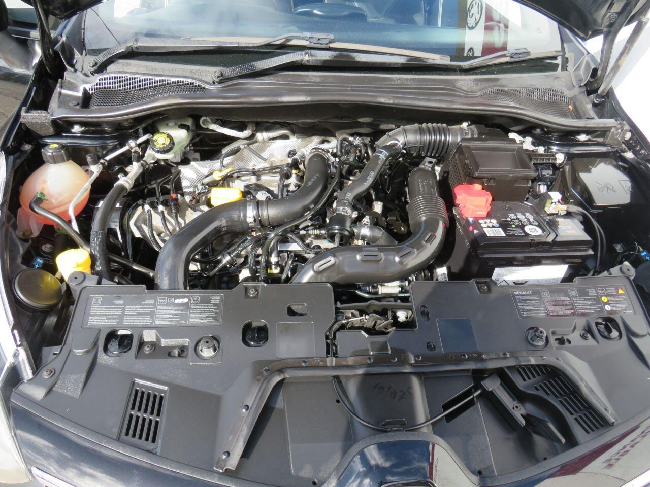 Renault Clio - Image 13