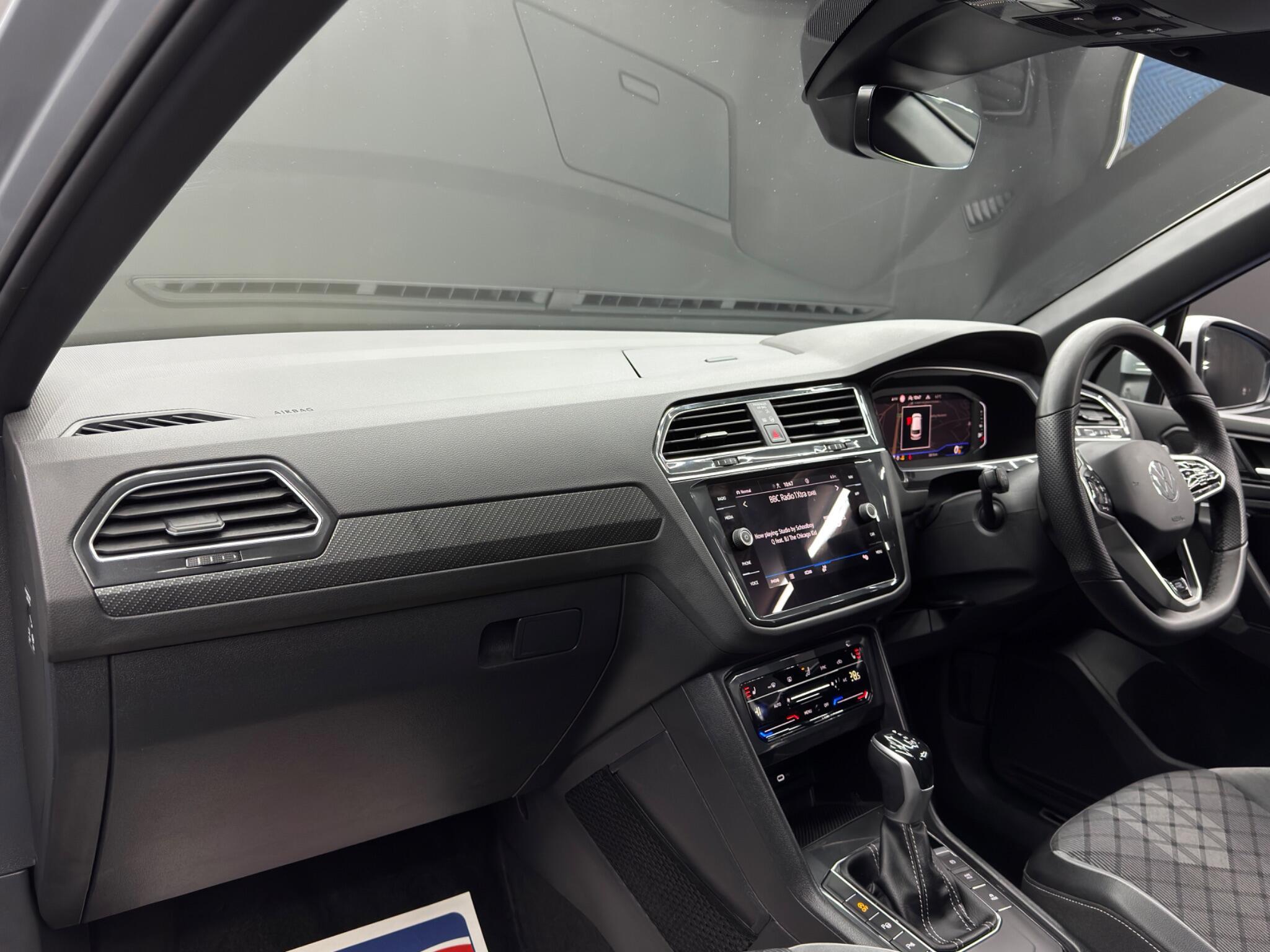 Volkswagen Tiguan - Image 11