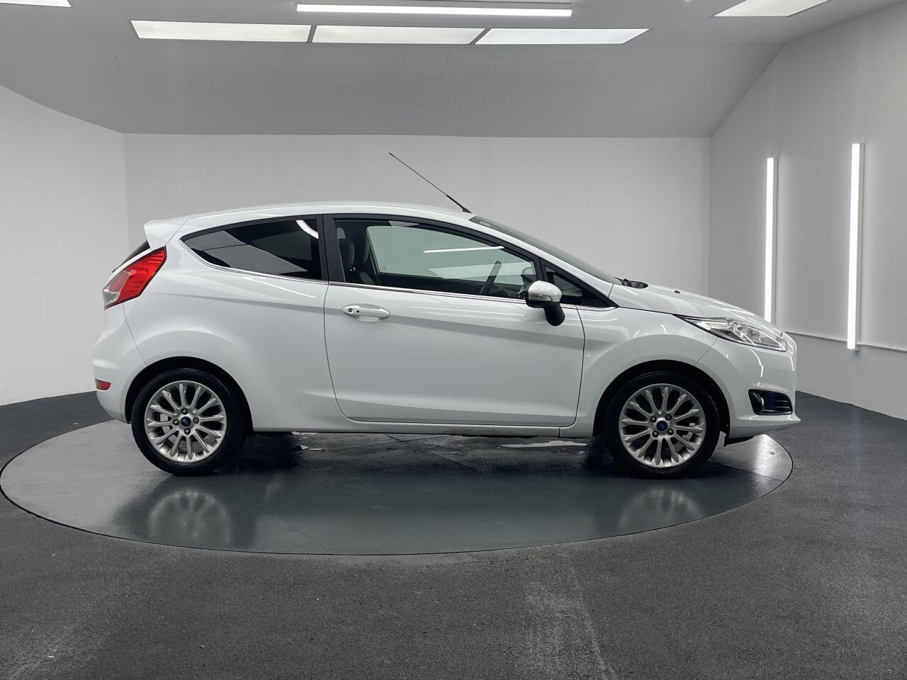 Ford Fiesta - Image 13