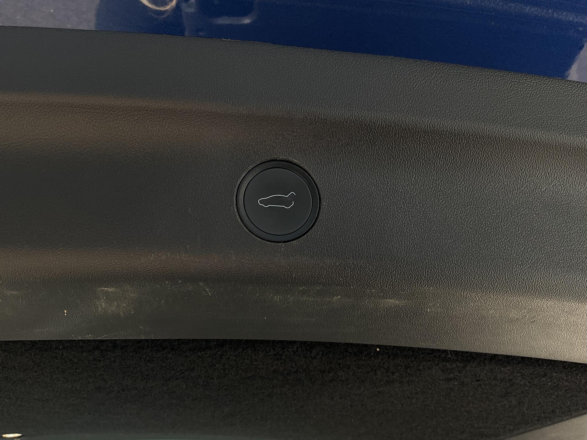 Tesla Model Y - Image 16
