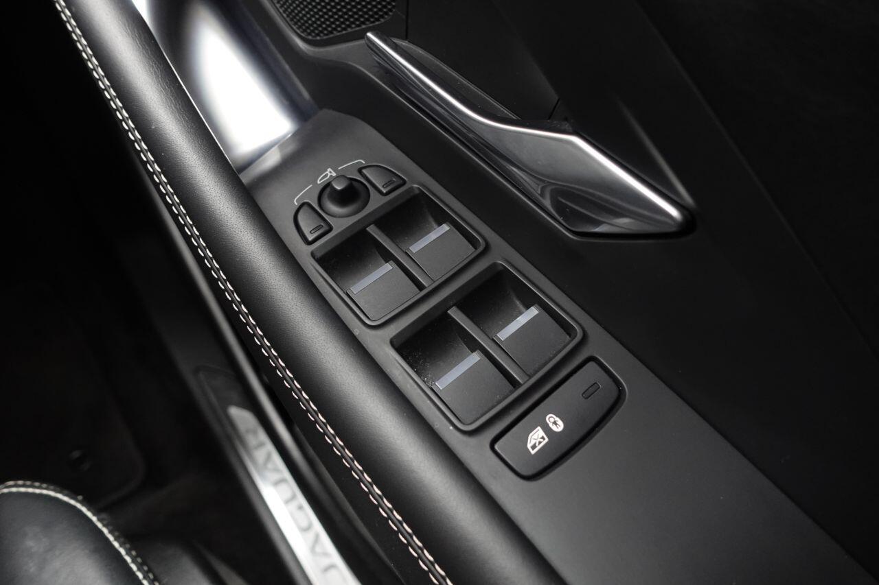 Jaguar E-Pace - Image 54