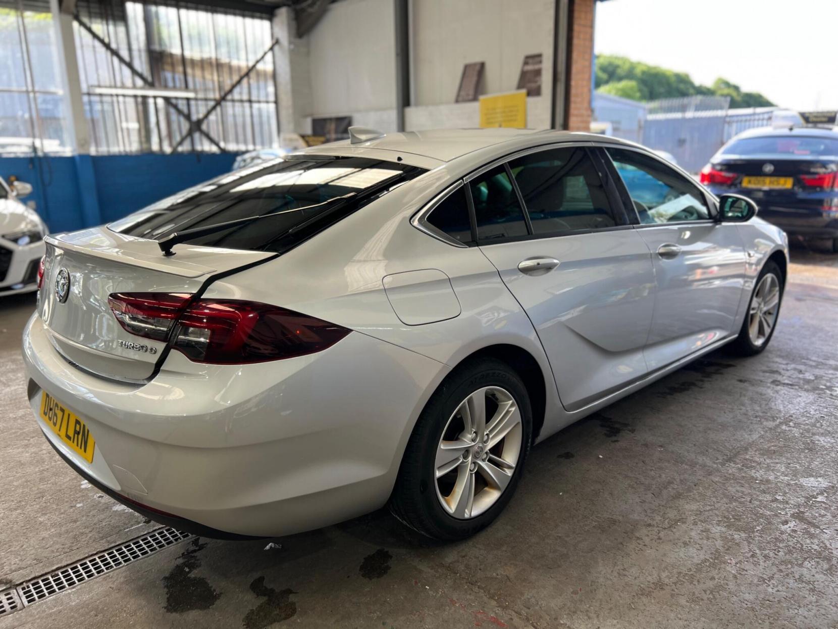Vauxhall Insignia - Image 5