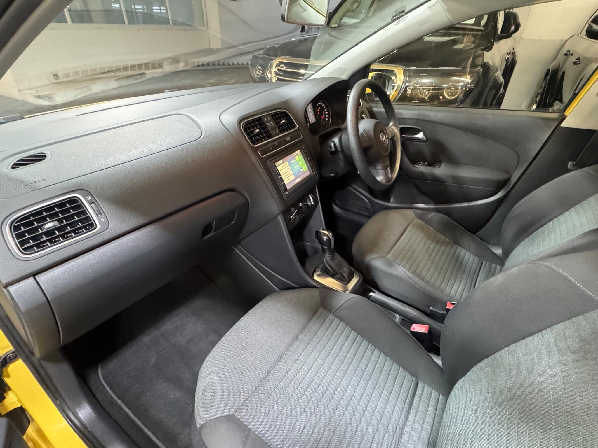 Volkswagen Polo - Image 10