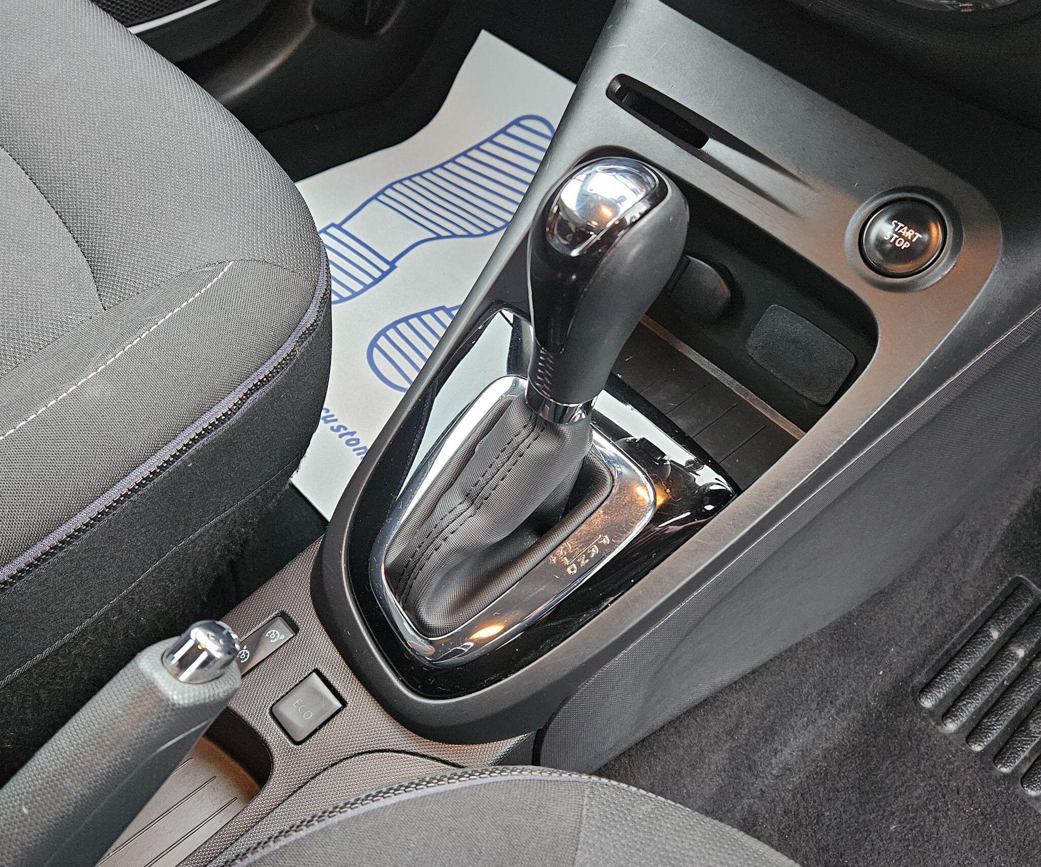 Renault Captur - Image 32