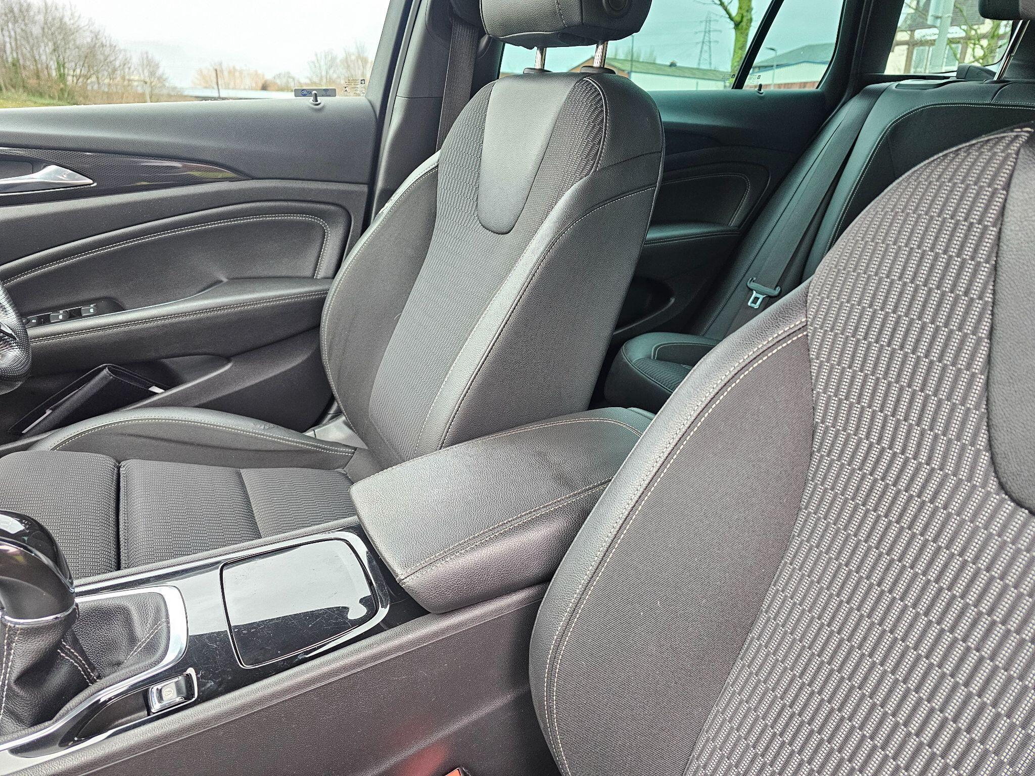 Vauxhall Insignia - Image 22