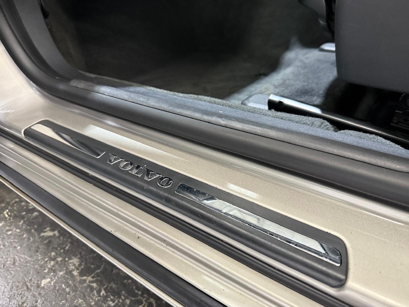 Volvo S60 - Image 25