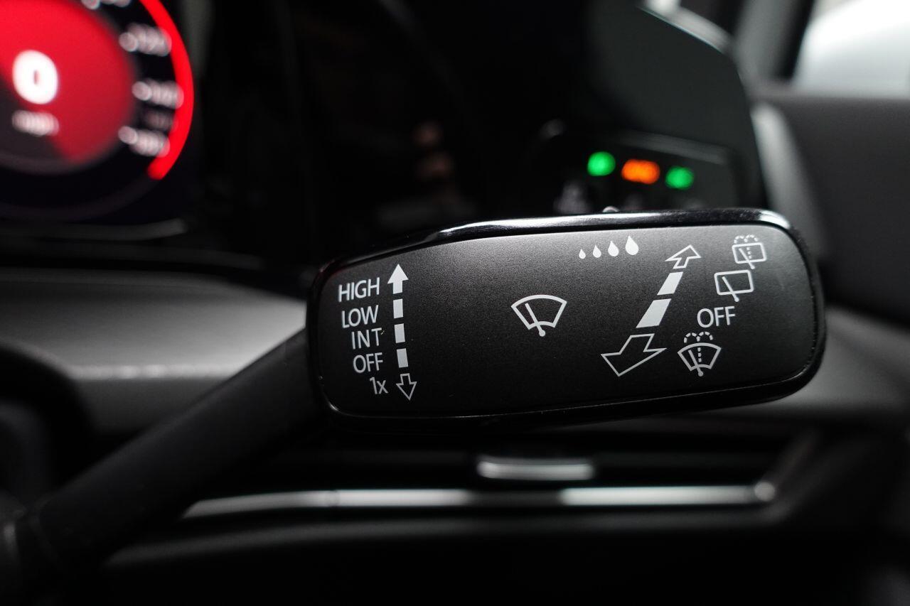 Volkswagen Golf - Image 53