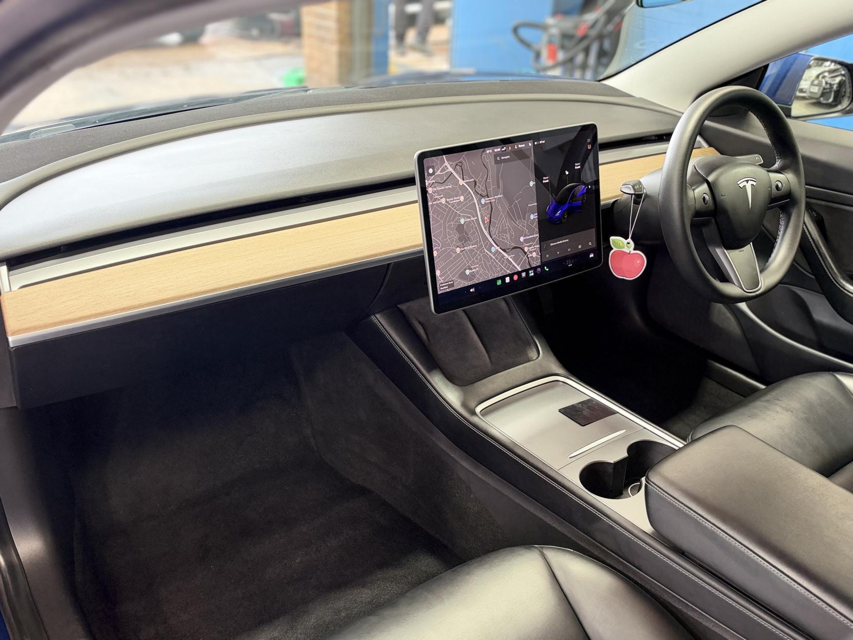 Tesla Model 3 - Image 14